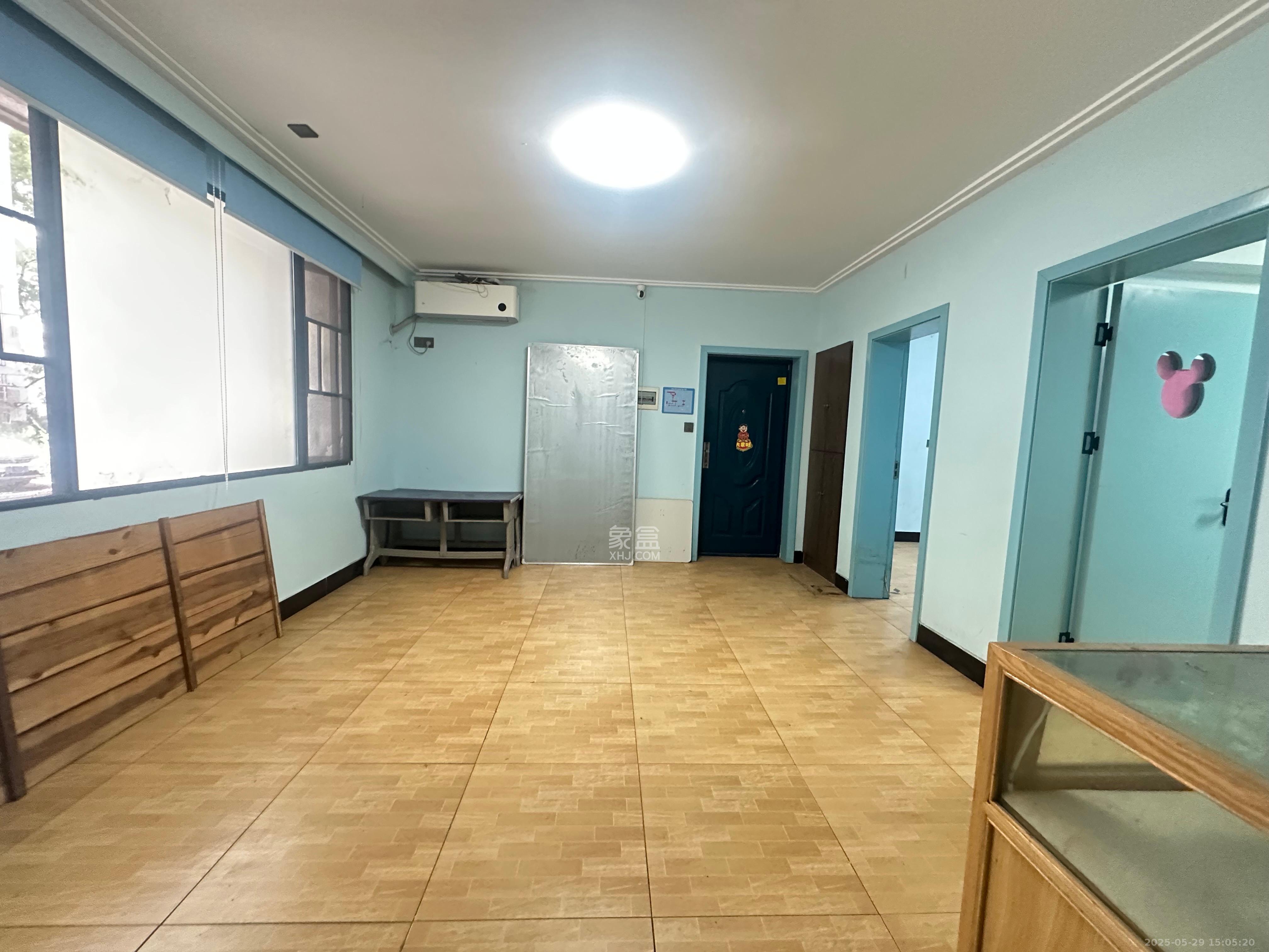 人造板厂宿舍(新河北堤1号) 3室2厅1卫 3800.0元/月 人造板厂宿舍(新河北堤1号) 3室2厅1卫 3800.0元/月室内图