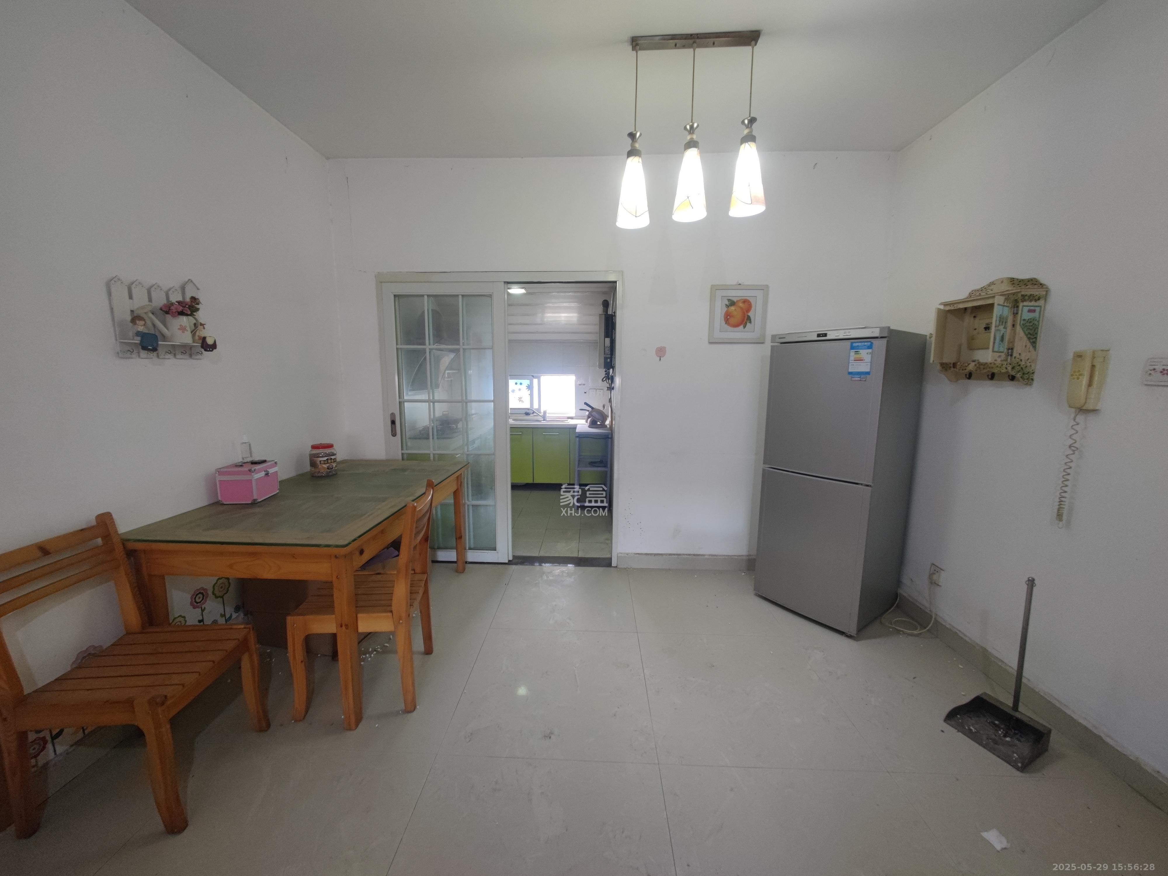 佳园星城 3室2厅2卫 1400.0元/月 佳园星城 3室2厅2卫 1400.0元/月室内图