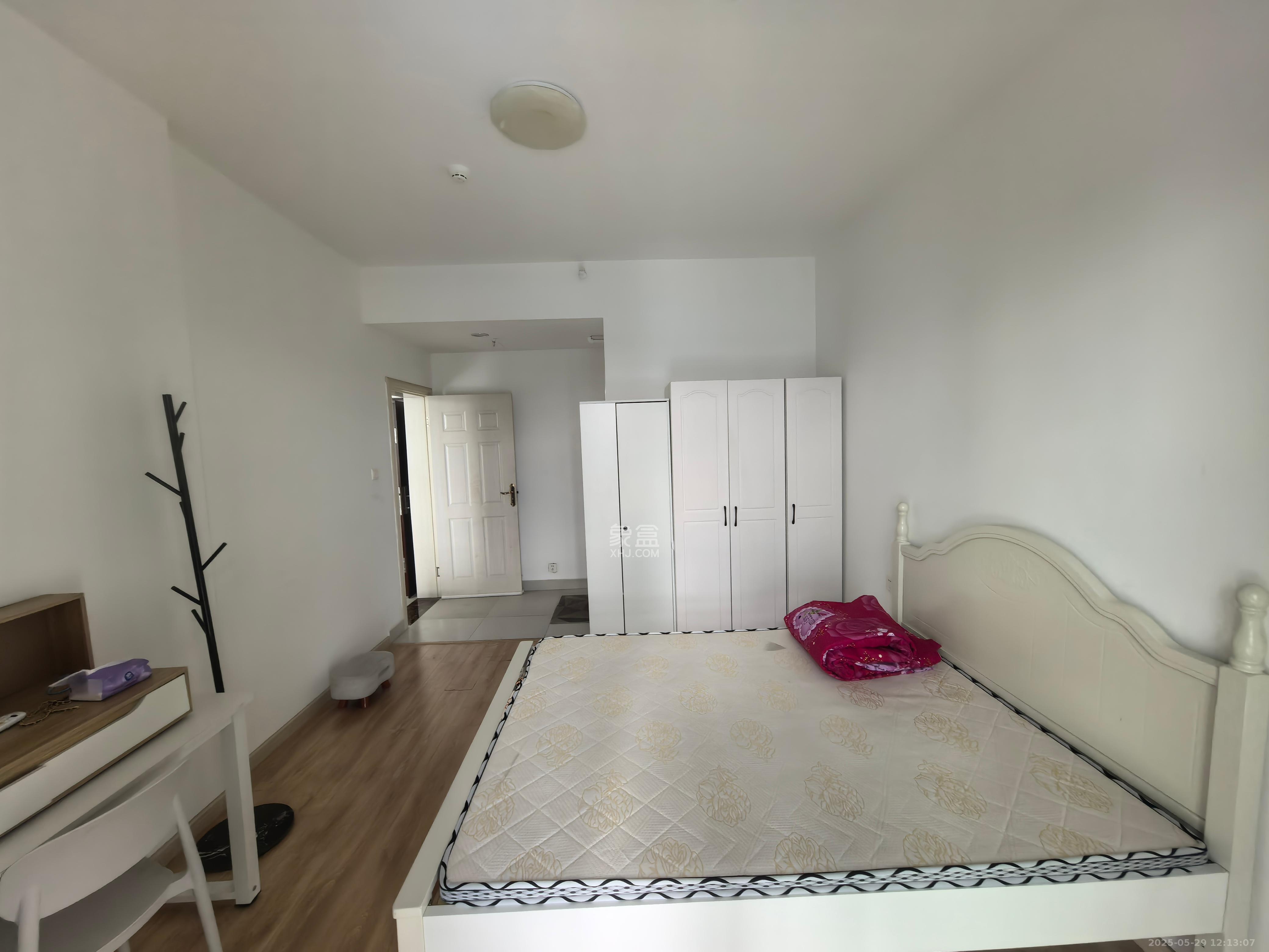 中云公寓  1室1厅1卫    2000.0元/月室内图