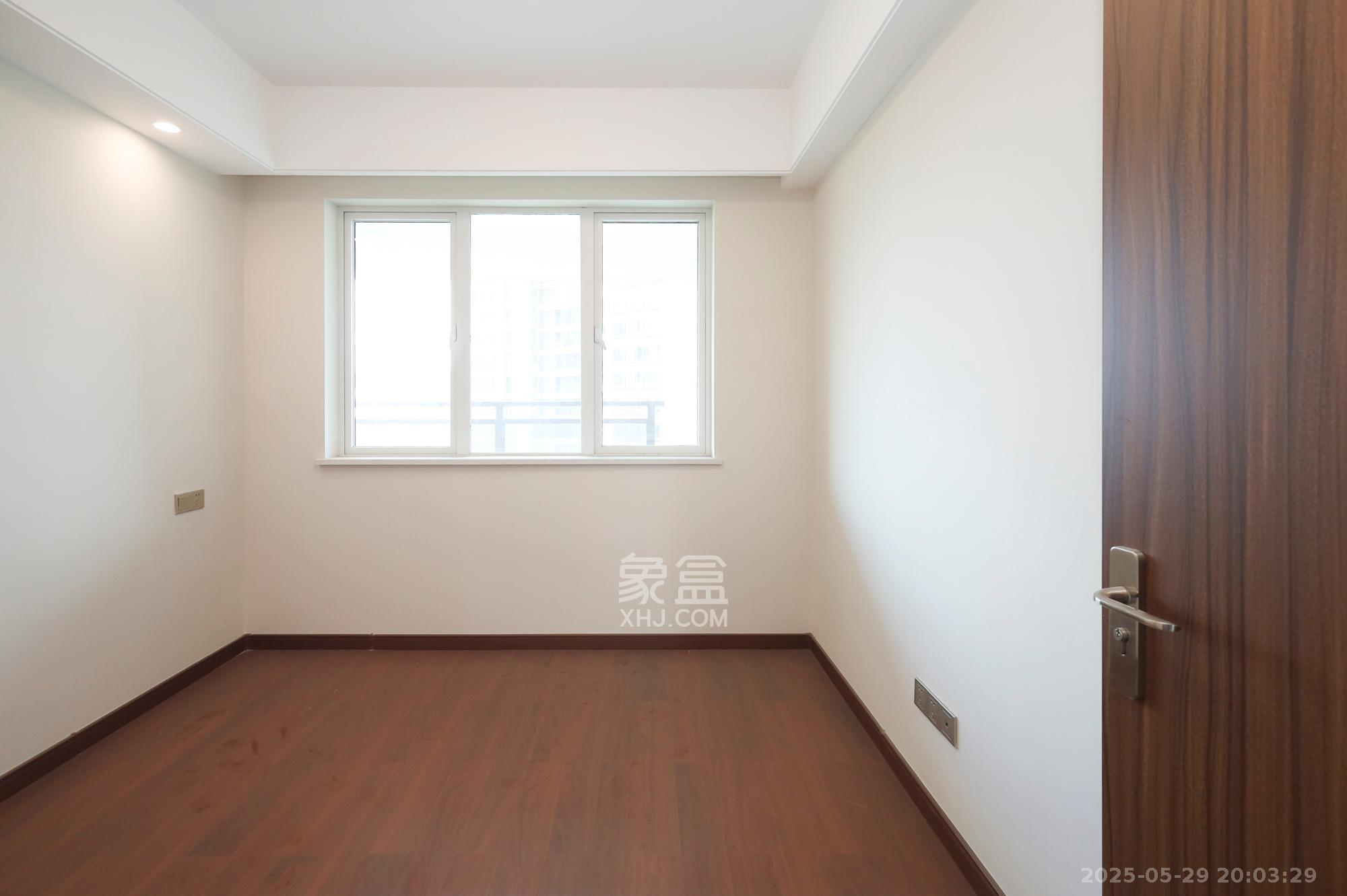 中欣楚天御府E区 4室2厅2卫 155.0万 中欣楚天御府E区 4室2厅2卫 155.0万卧室