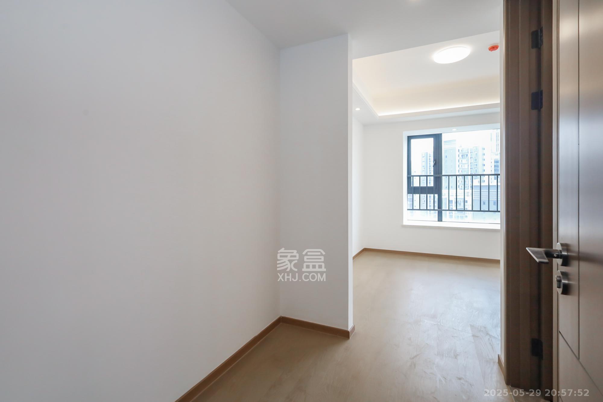 滨江府1913  4室2厅3卫   595.00万卫生间