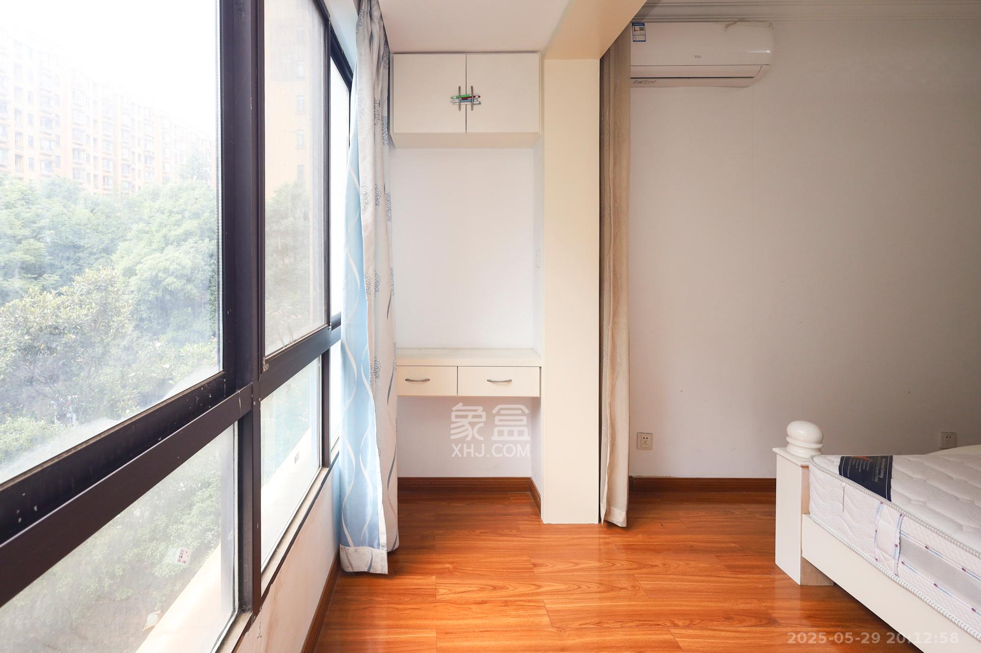 山语城二期  3室1厅1卫    67.0万阳台