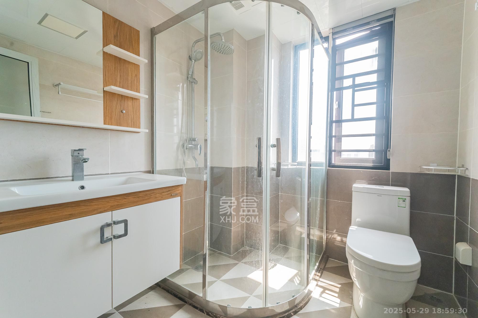 尚鑫海悦(新长海尚海城) 4室2厅2卫 90.8万 尚鑫海悦(新长海尚海城) 4室2厅2卫 90.8万卫生间