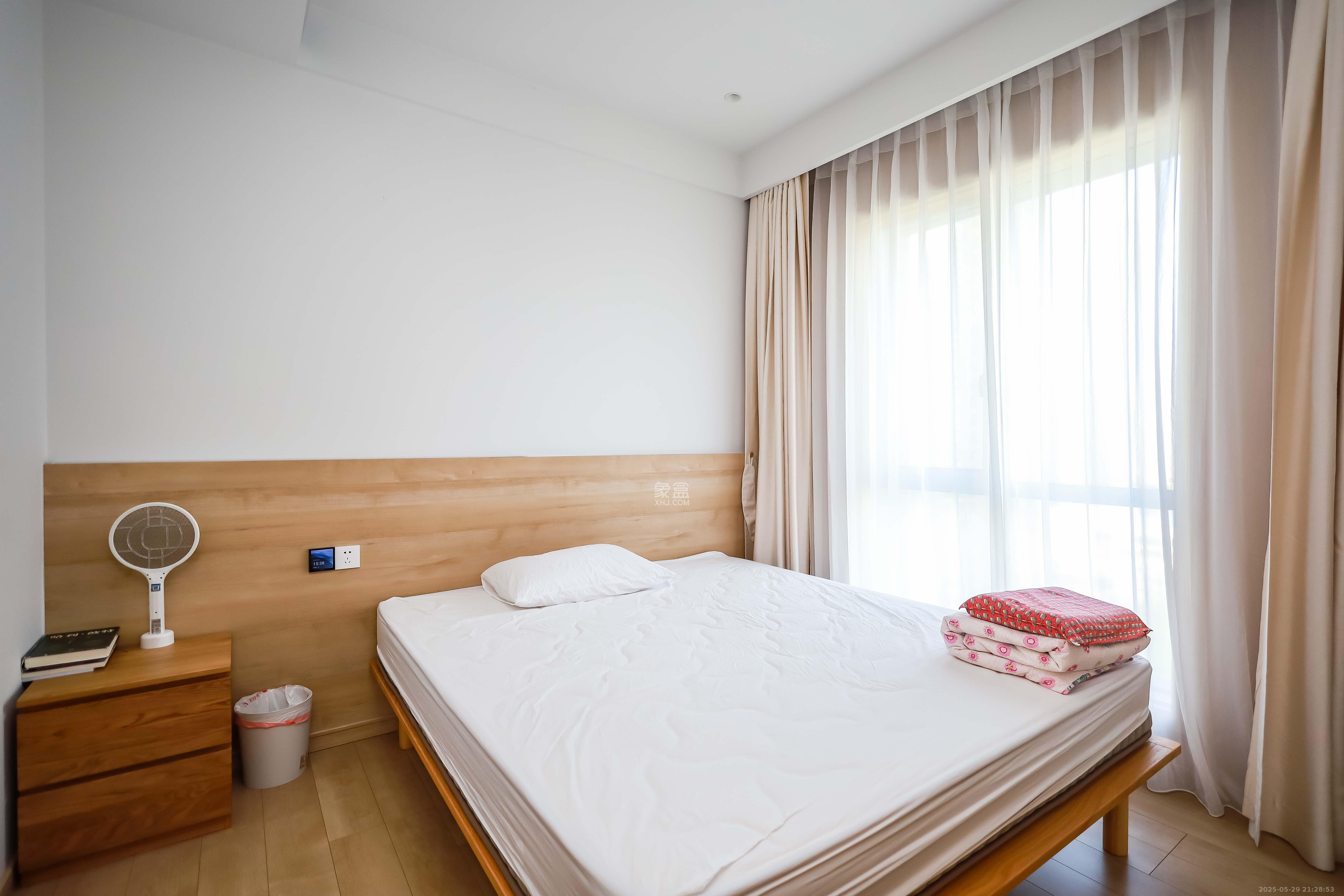 万象府台  3室2厅2卫   235.00万卧室