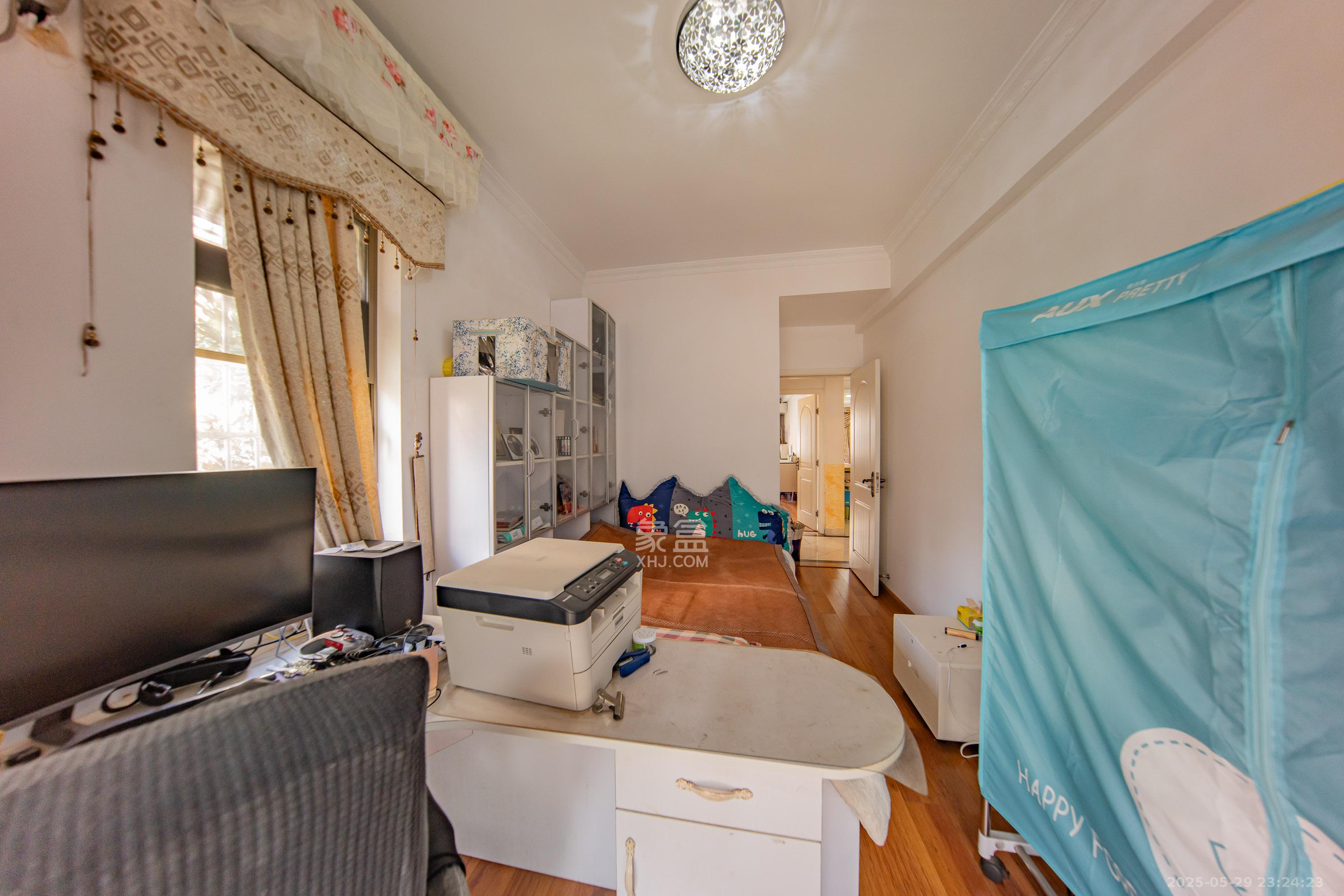 米兰春天 3室2厅2卫 79.8万 米兰春天 3室2厅2卫 79.8万卧室