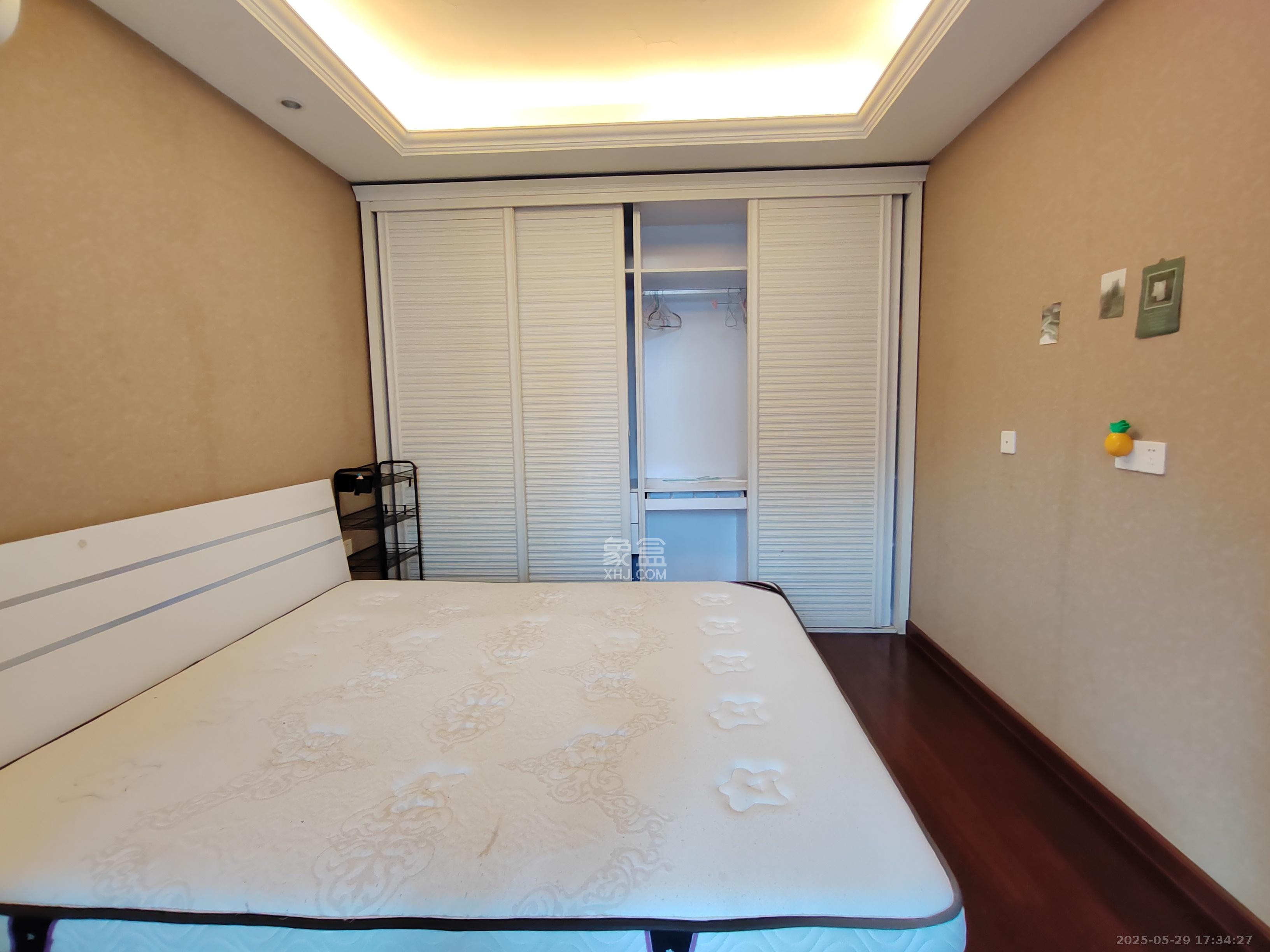 郡原居里  1室1厅1卫   1350.00元/月室内图