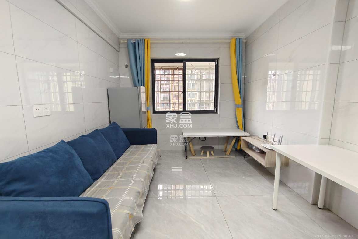 真人桥家园一期  2室1厅1卫    1300.0元/月 真人桥家园一期  2室1厅1卫    1300.0元/月室内图