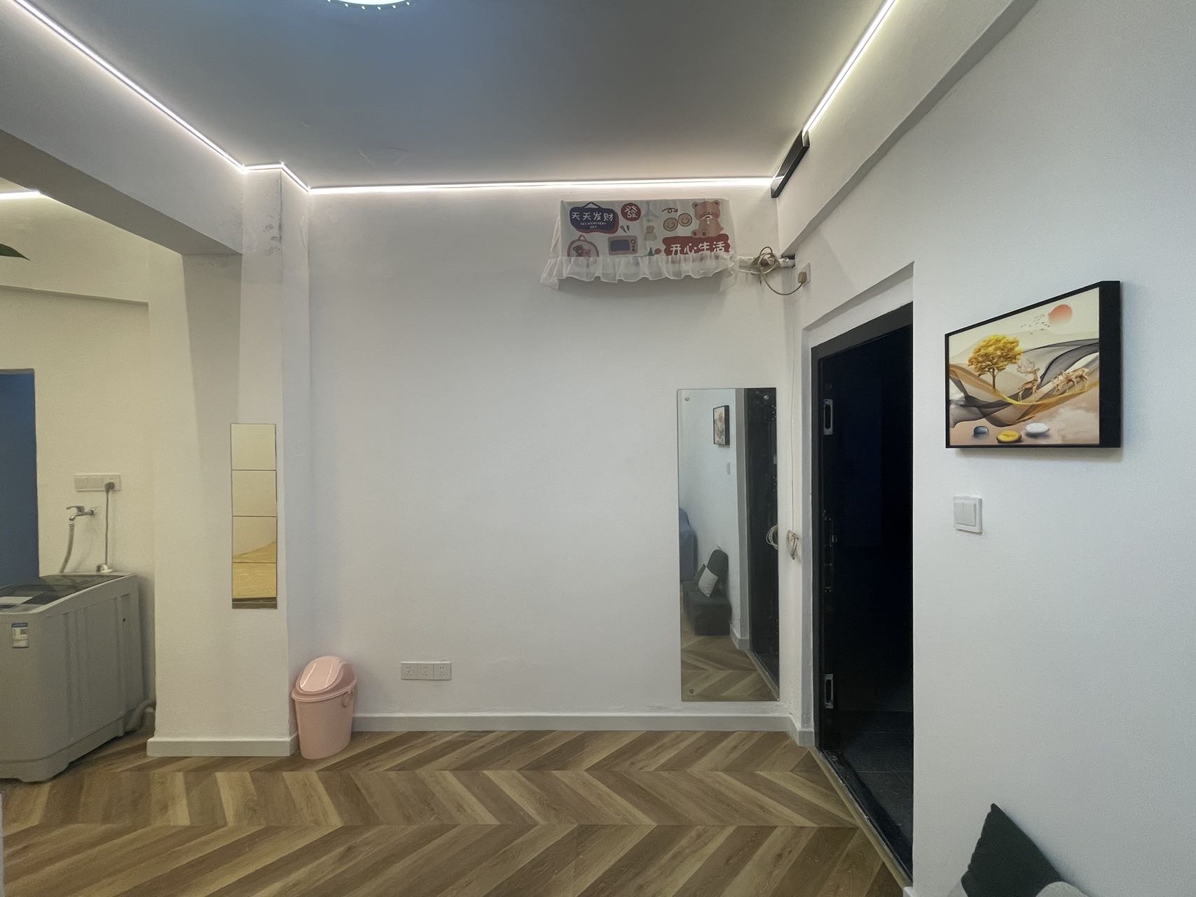 明湖公寓 1室1厅1卫 35.0万 明湖公寓 1室1厅1卫 35.0万客厅