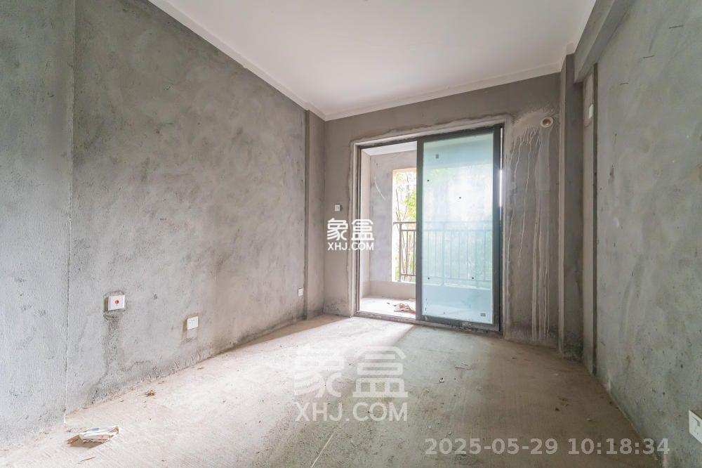 星湖湾二期高层  4室2厅2卫    1800.0元/月 星湖湾二期高层  4室2厅2卫    1800.0元/月室内图