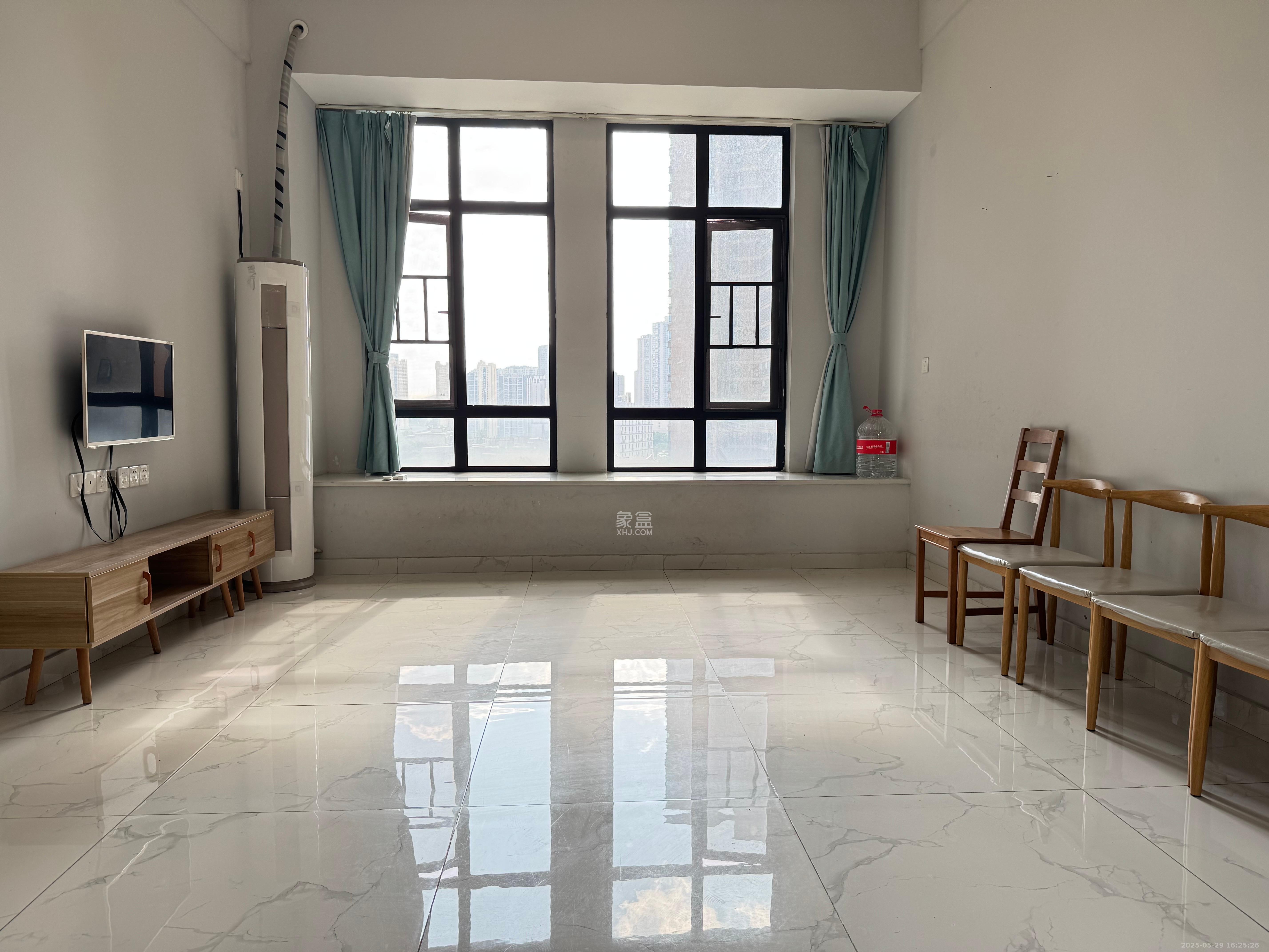 荣悦台 1室1厅1卫 2100.0元/月 荣悦台 1室1厅1卫 2100.0元/月室内图