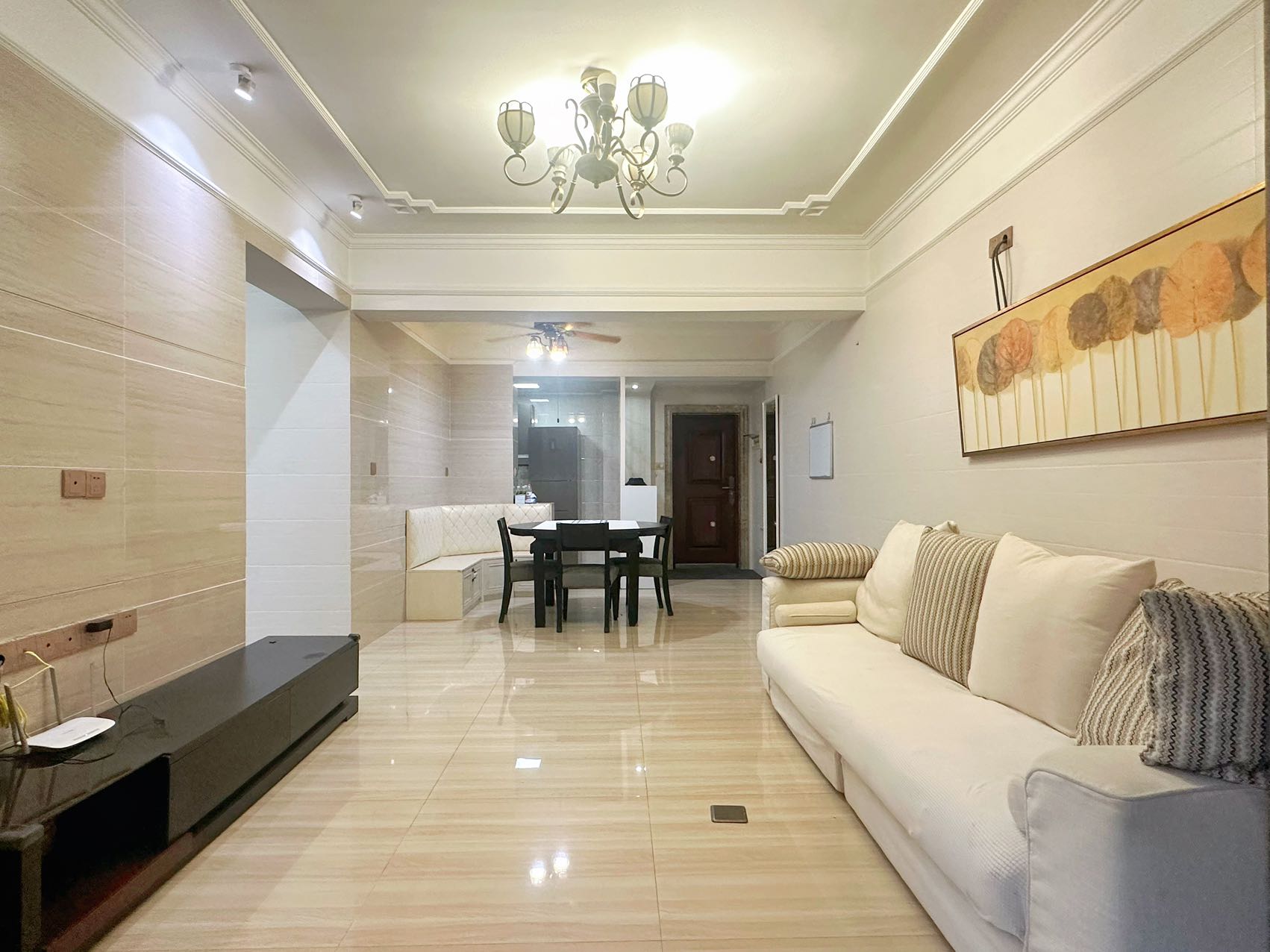 正大豪庭 3室2厅1卫 160.0万 正大豪庭 3室2厅1卫 160.0万客厅