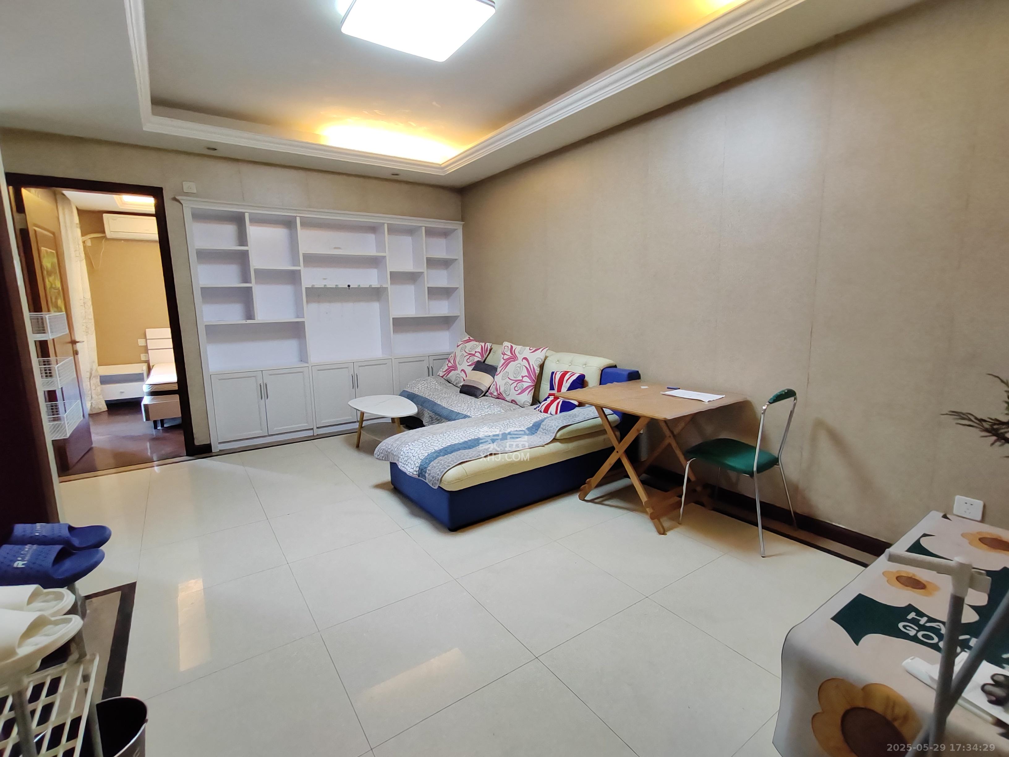 郡原居里  1室1厅1卫   1350.00元/月室内图