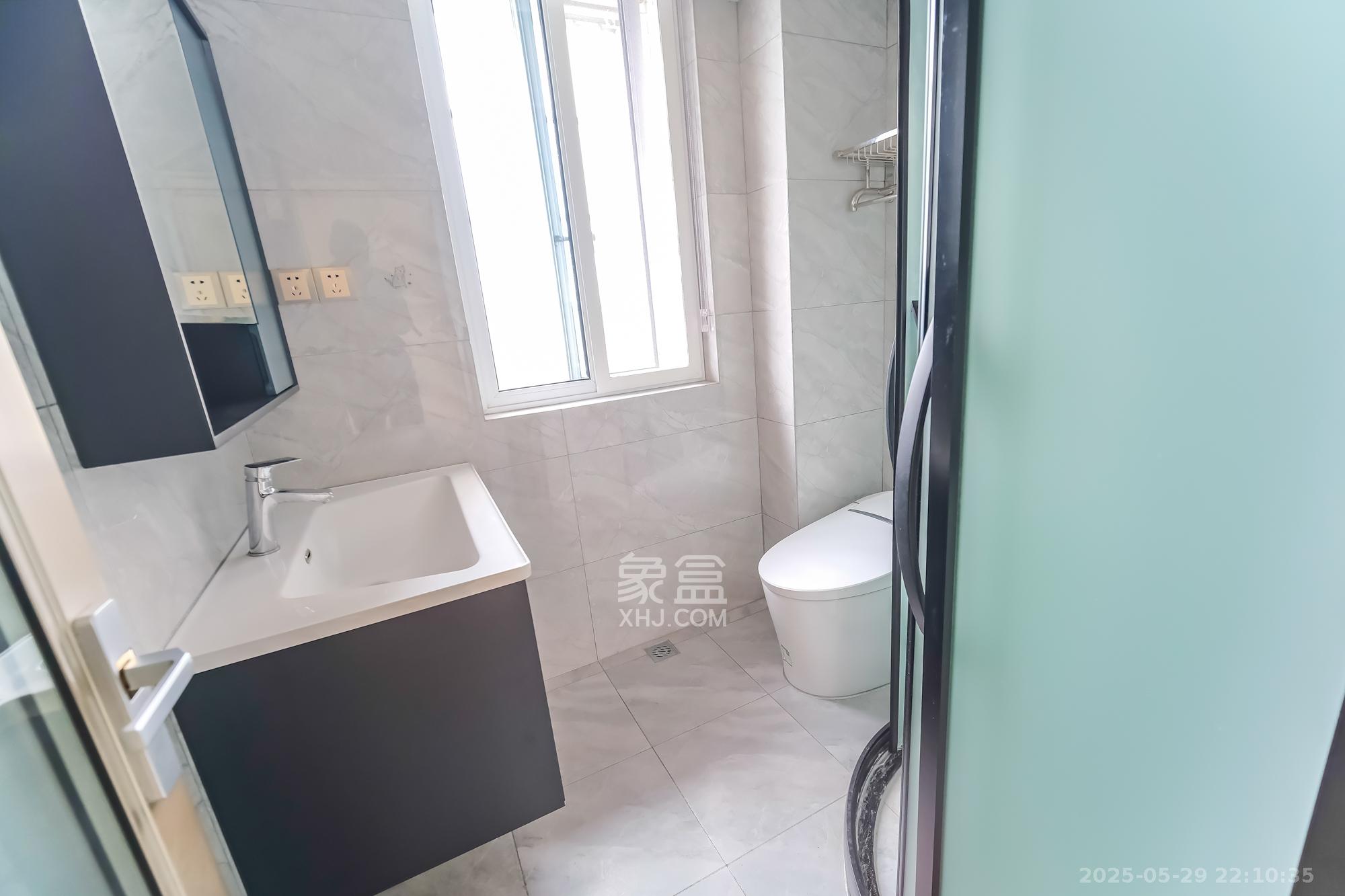 中安善化国际  4室2厅2卫    98.0万 中安善化国际  4室2厅2卫    98.0万卫生间