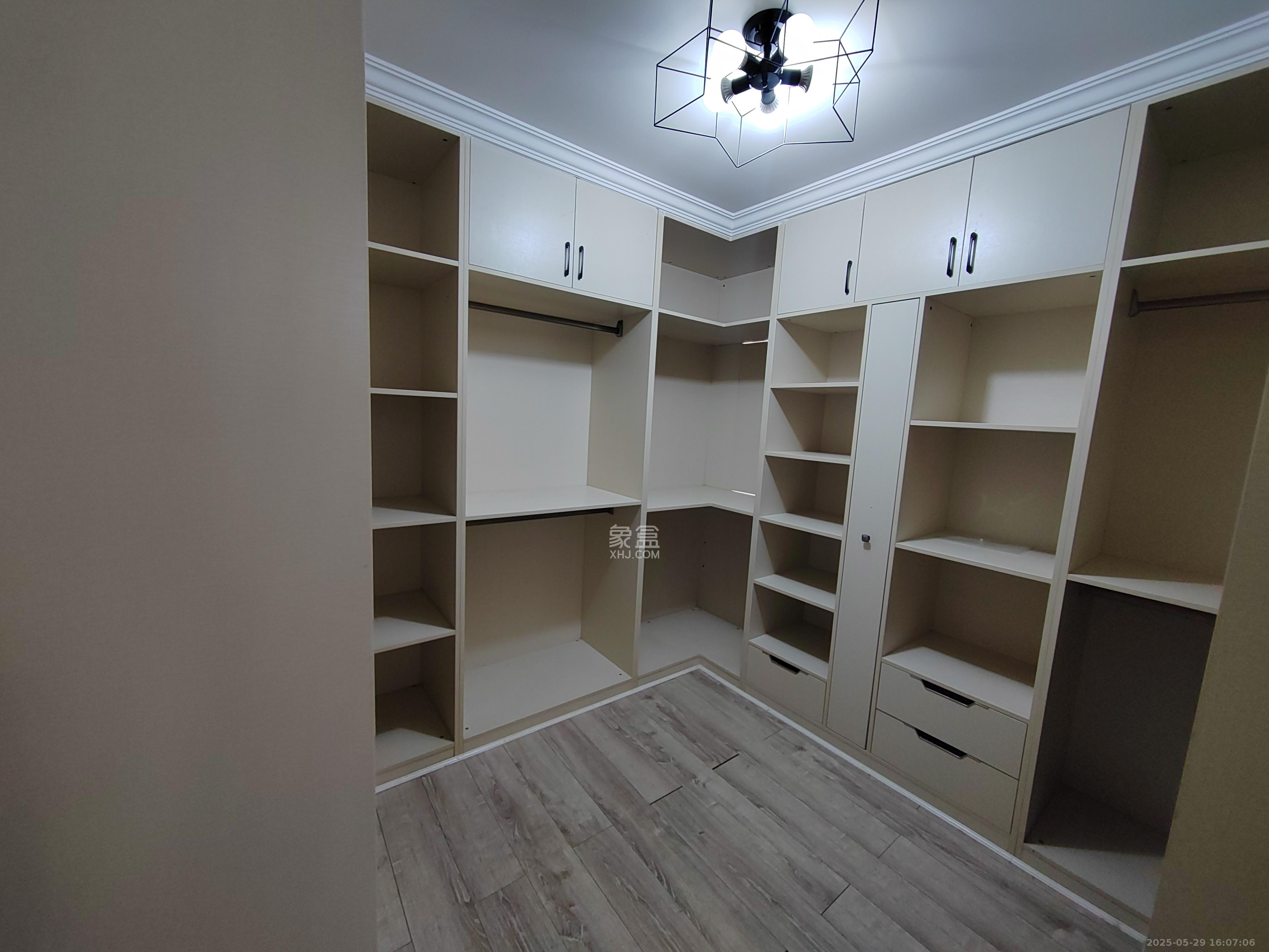 润屋美院  3室1厅2卫   3500.00元/月室内图