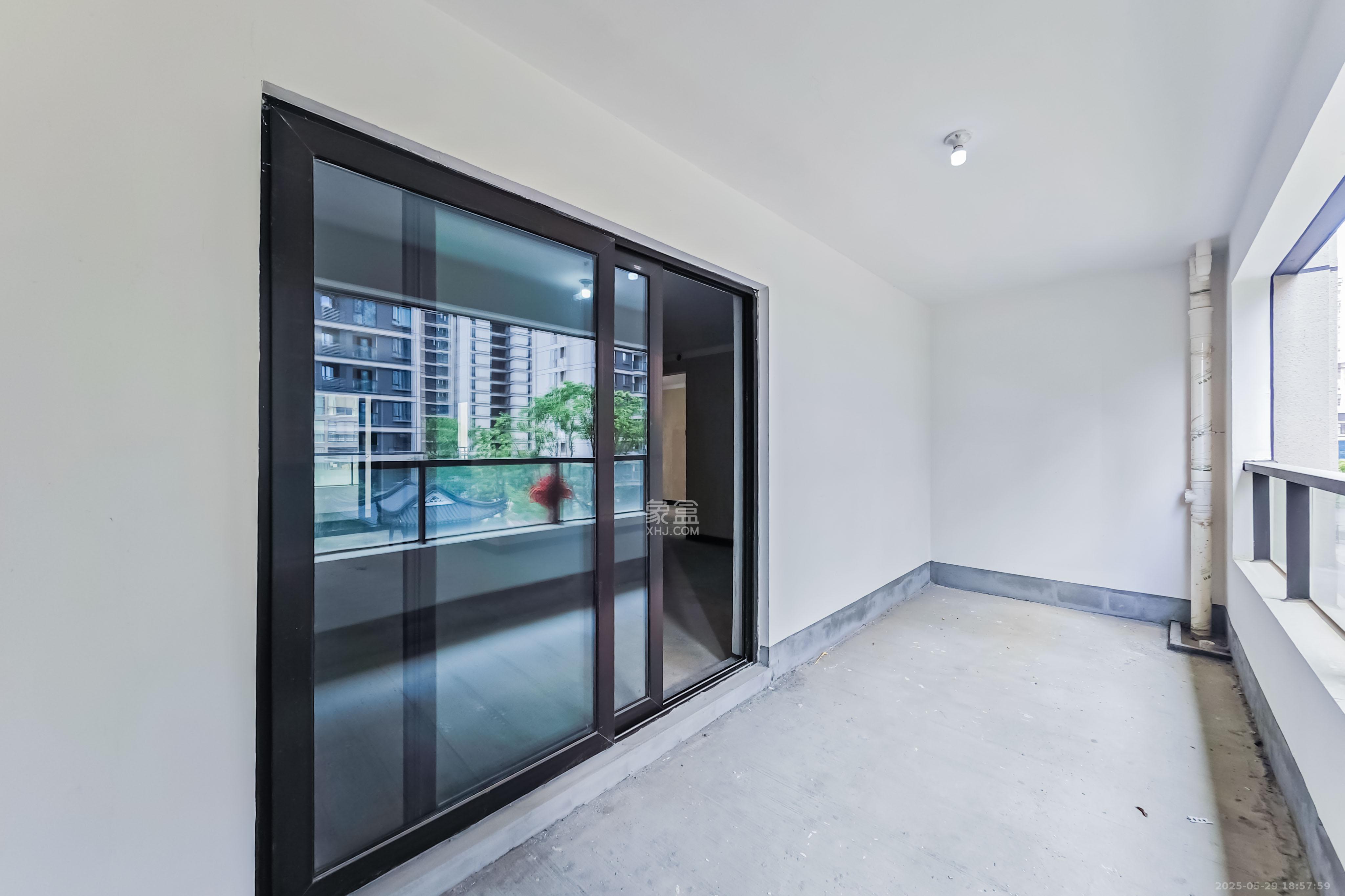 建发玖洲观澜  4室2厅2卫   238.00万其他