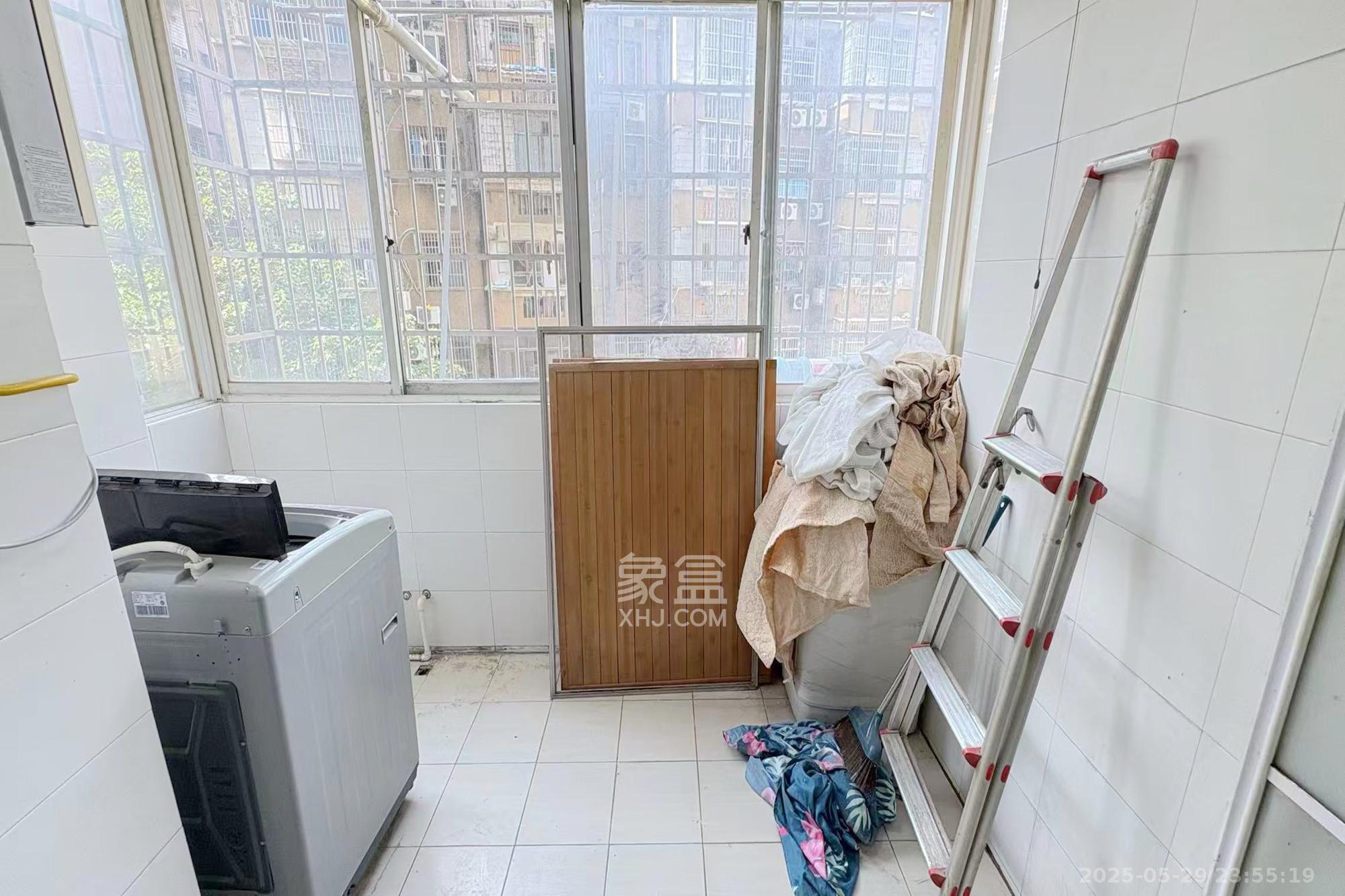 万顺家园  4室2厅2卫   168.00万阳台