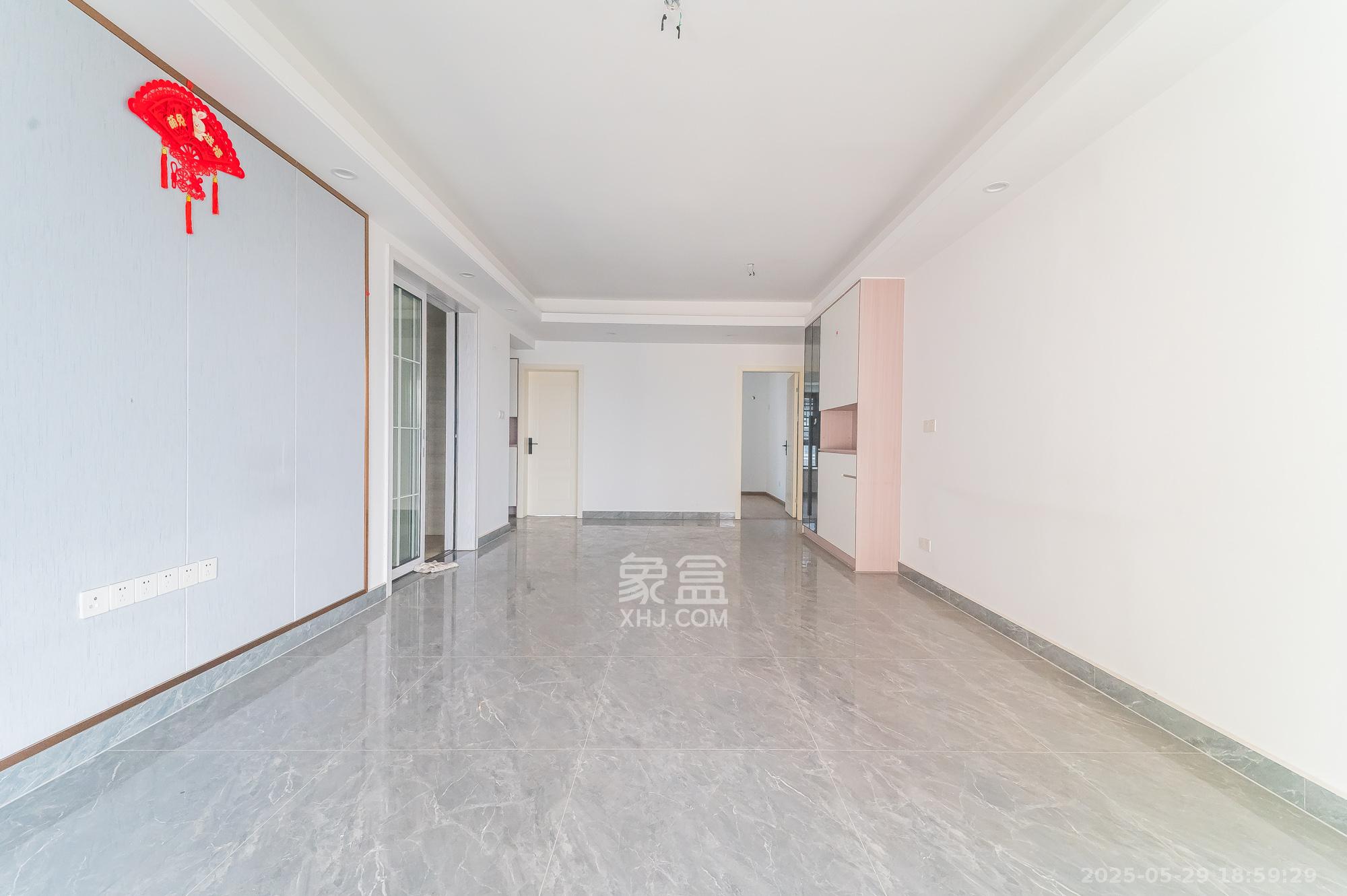 尚鑫海悦(新长海尚海城) 4室2厅2卫 90.8万 尚鑫海悦(新长海尚海城) 4室2厅2卫 90.8万客厅