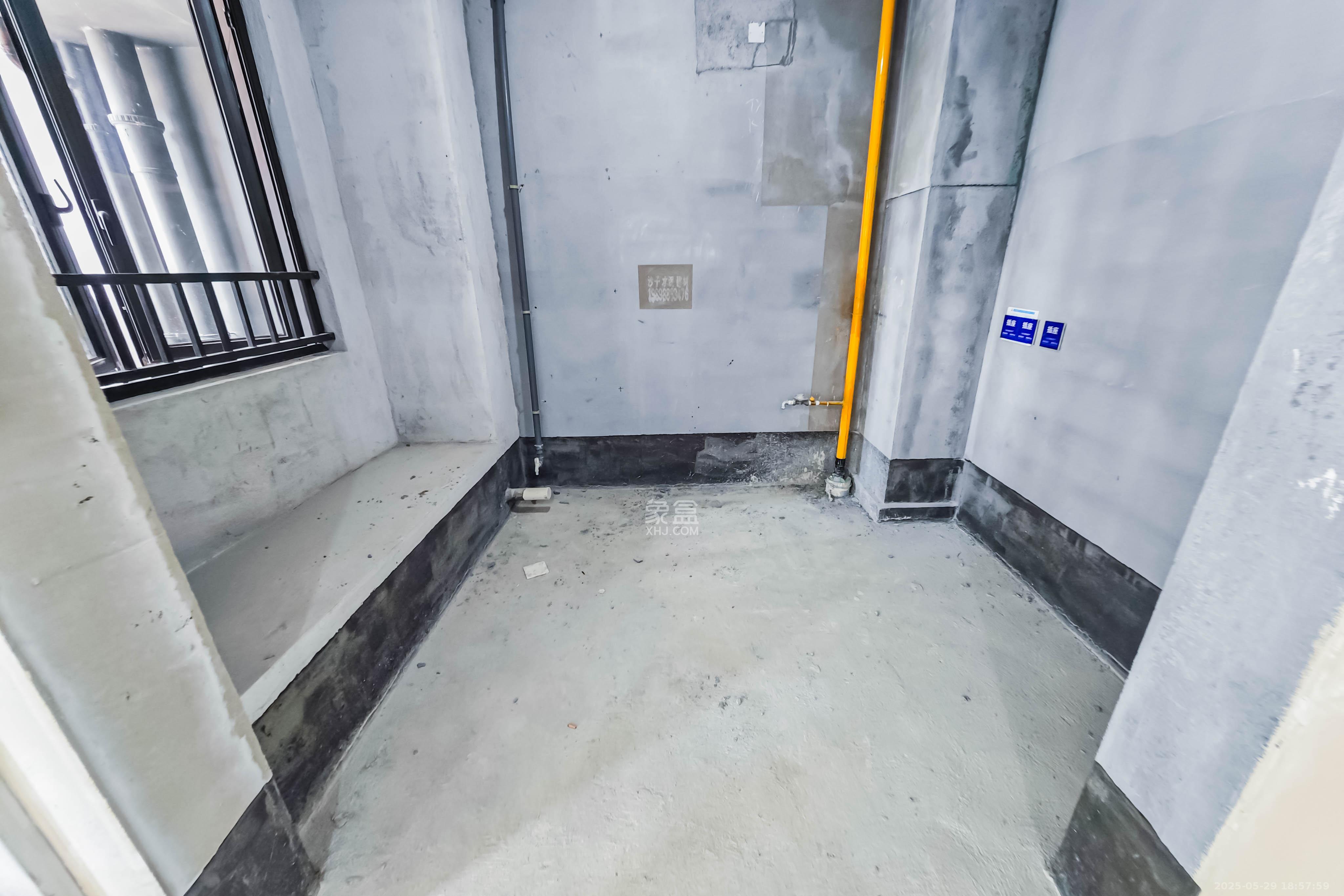 建发玖洲观澜  4室2厅2卫   238.00万其他