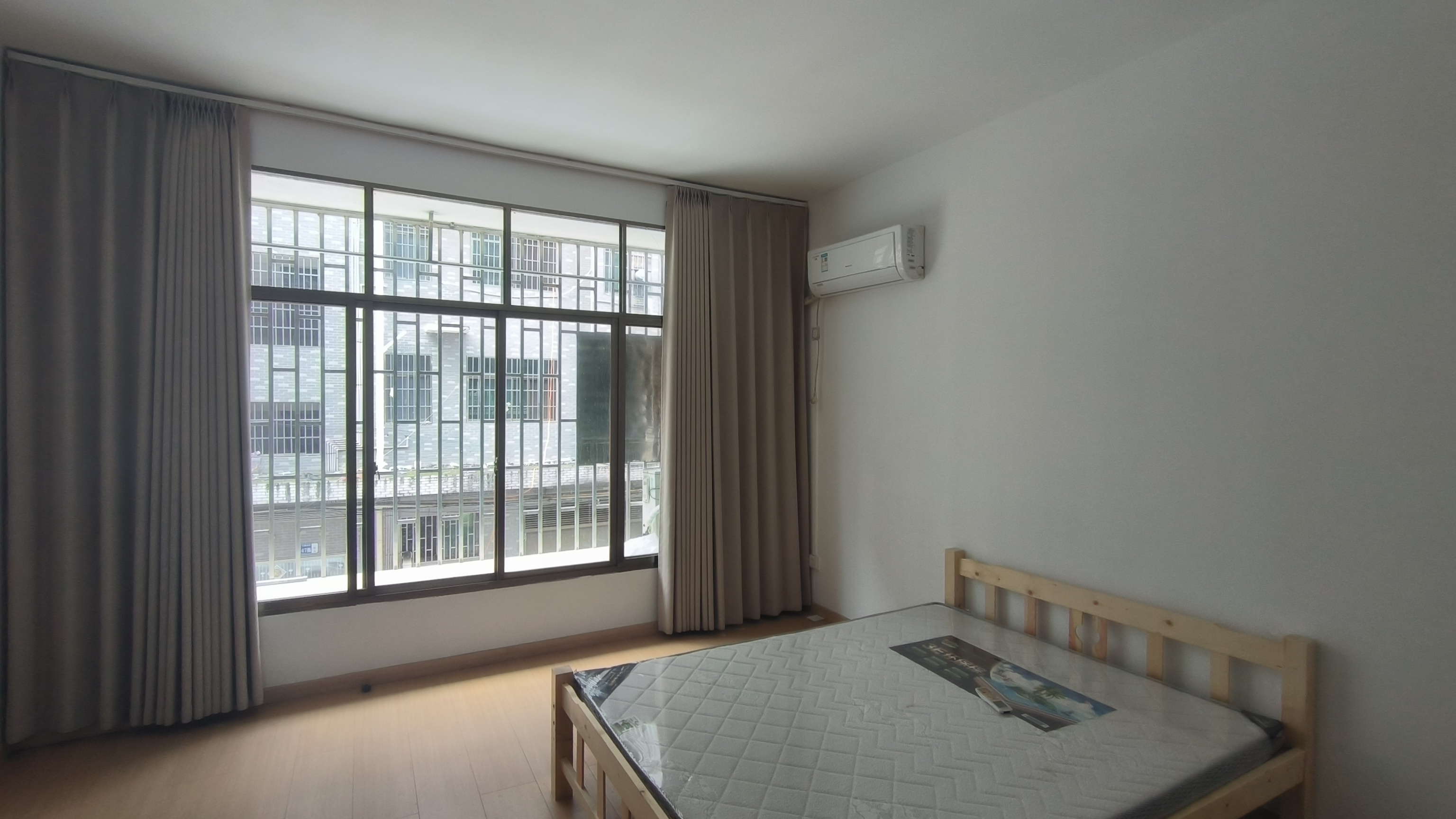 互助小区  1室0厅0卫   1100.00元/月室内图