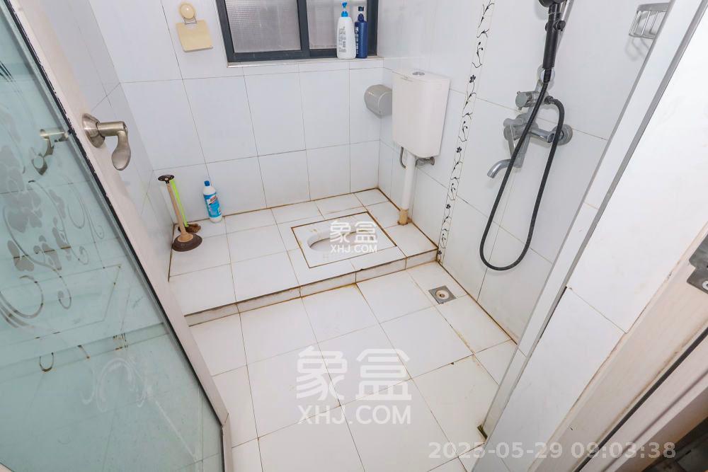 钰龙天下一期  3室2厅2卫    2800.0元/月室内图