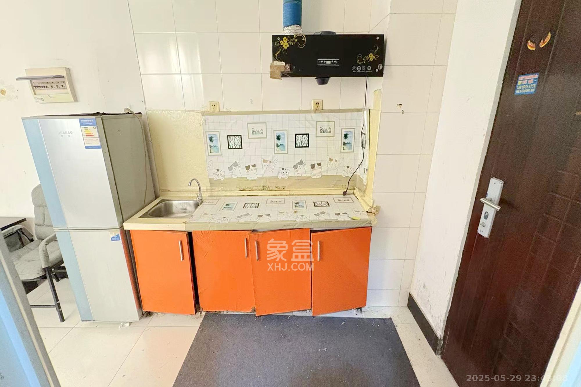 湘聚大厦  1室1厅1卫   20.00万厨房