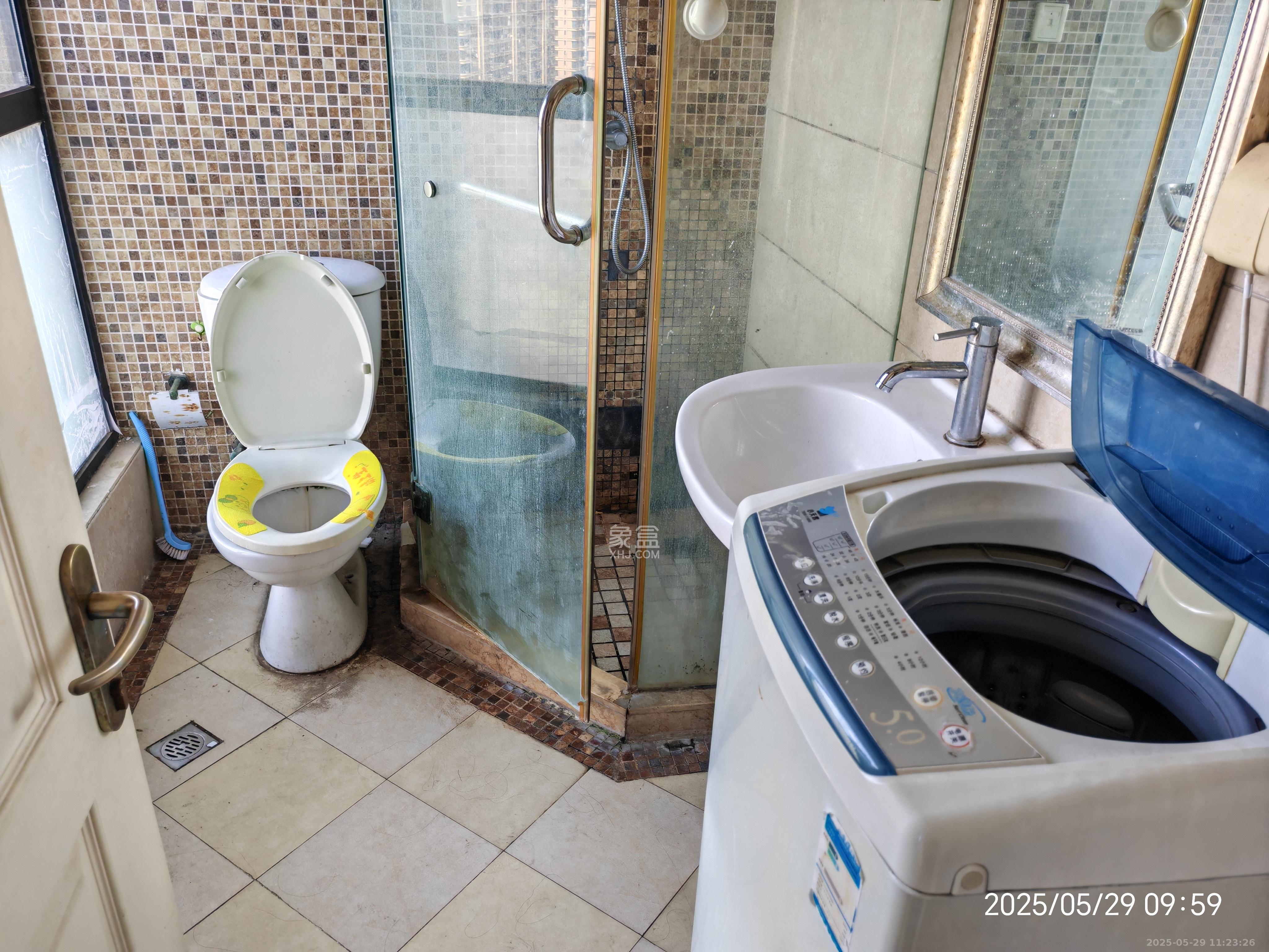 郡原广场 1室1厅1卫 1400.0元/月 郡原广场 1室1厅1卫 1400.0元/月室内图