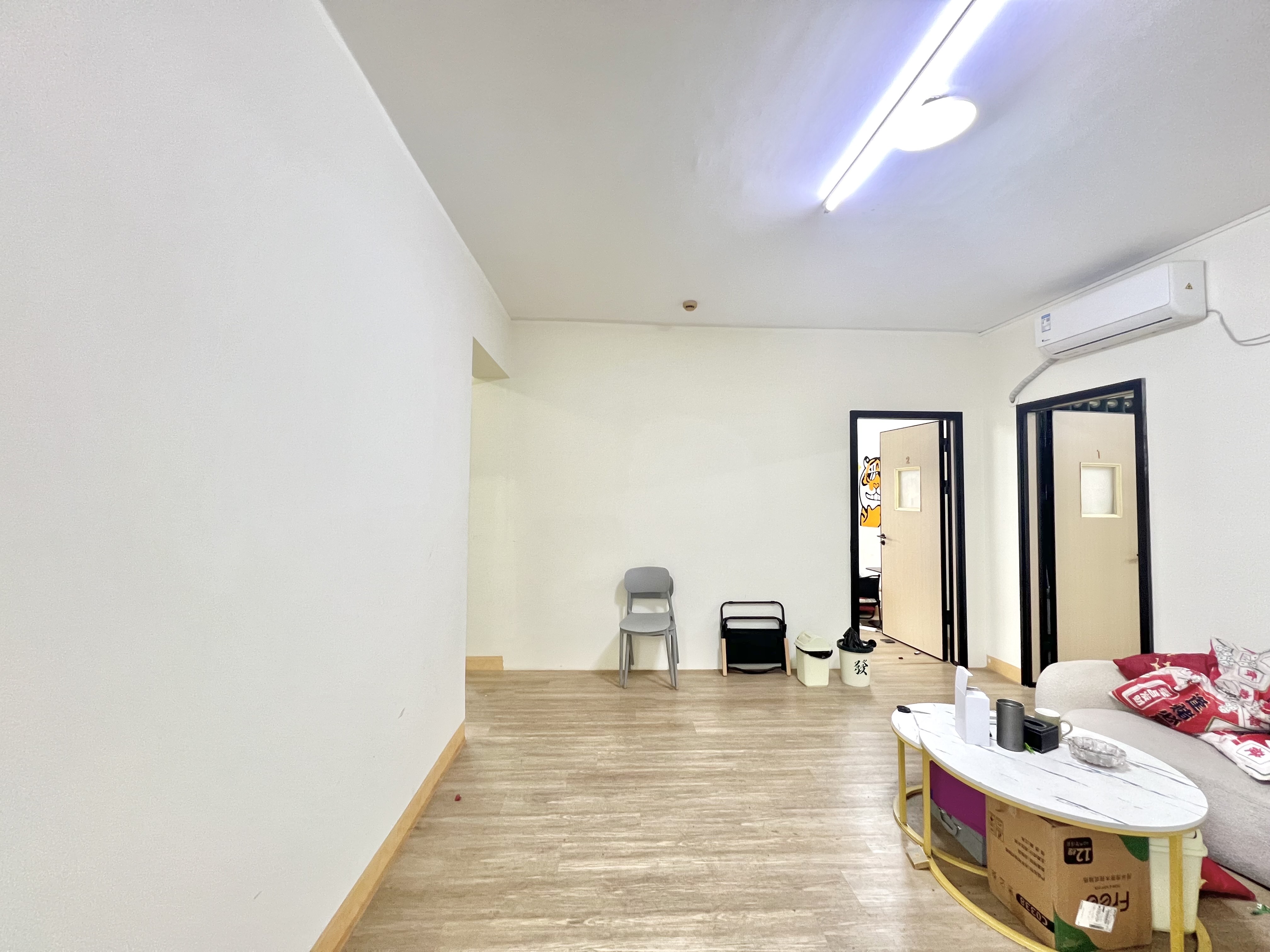 骏豪广场  5室2厅2卫   5000.00元/月室内图