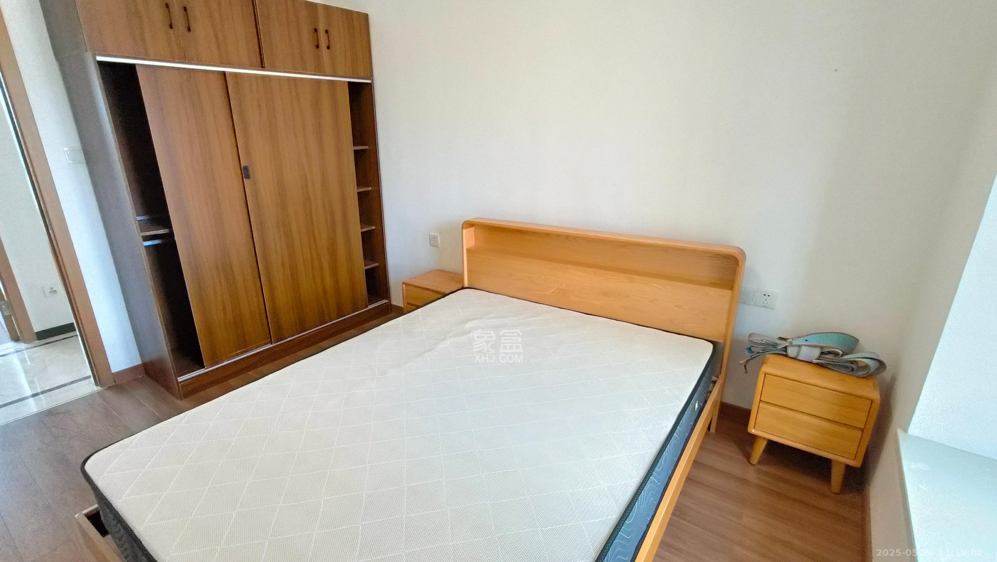 深业鹭栖府  4室2厅2卫   3800.00元/月室内图