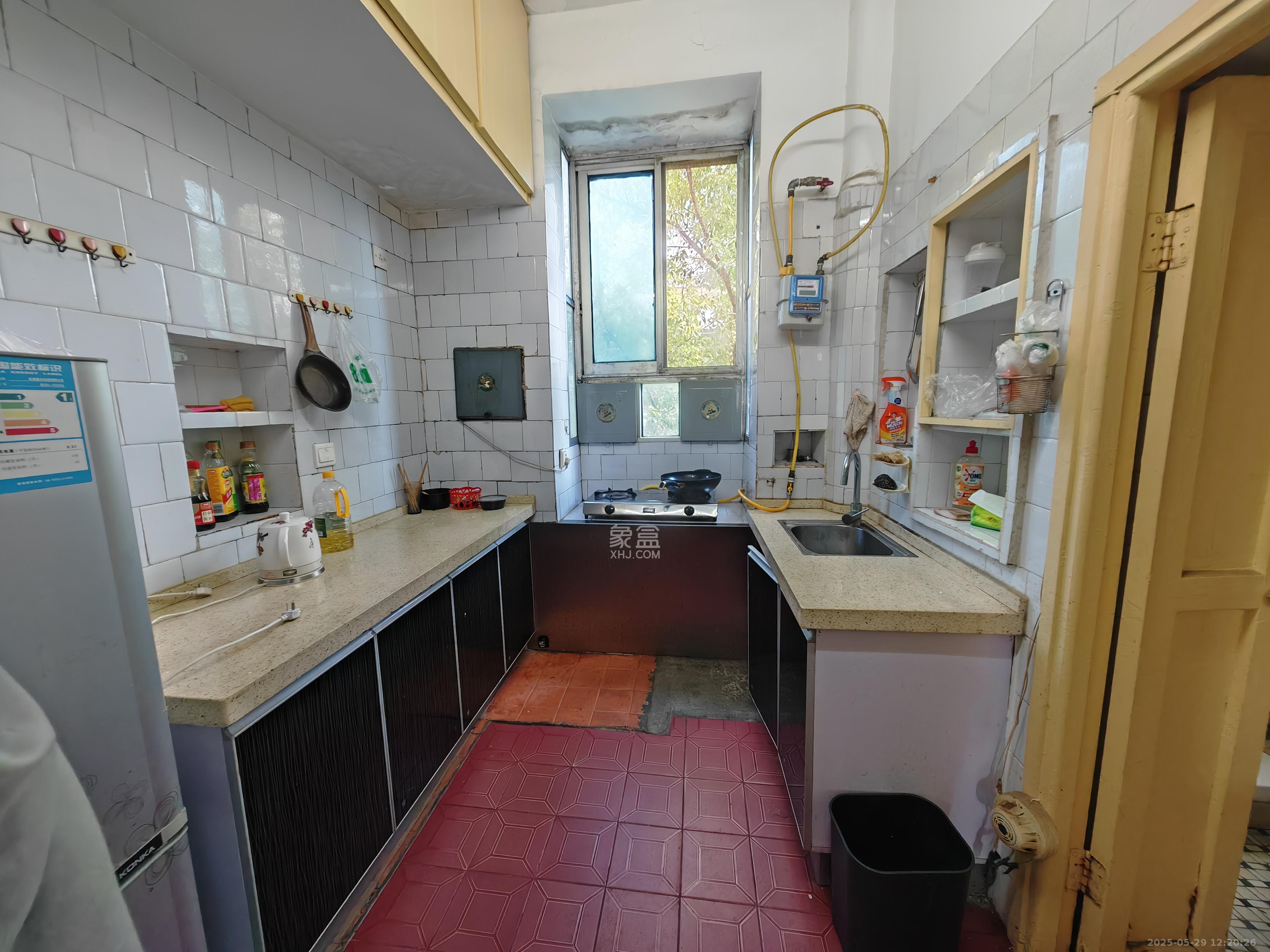 湘农桥社区 3室1厅1卫 1600.0元/月 湘农桥社区 3室1厅1卫 1600.0元/月室内图