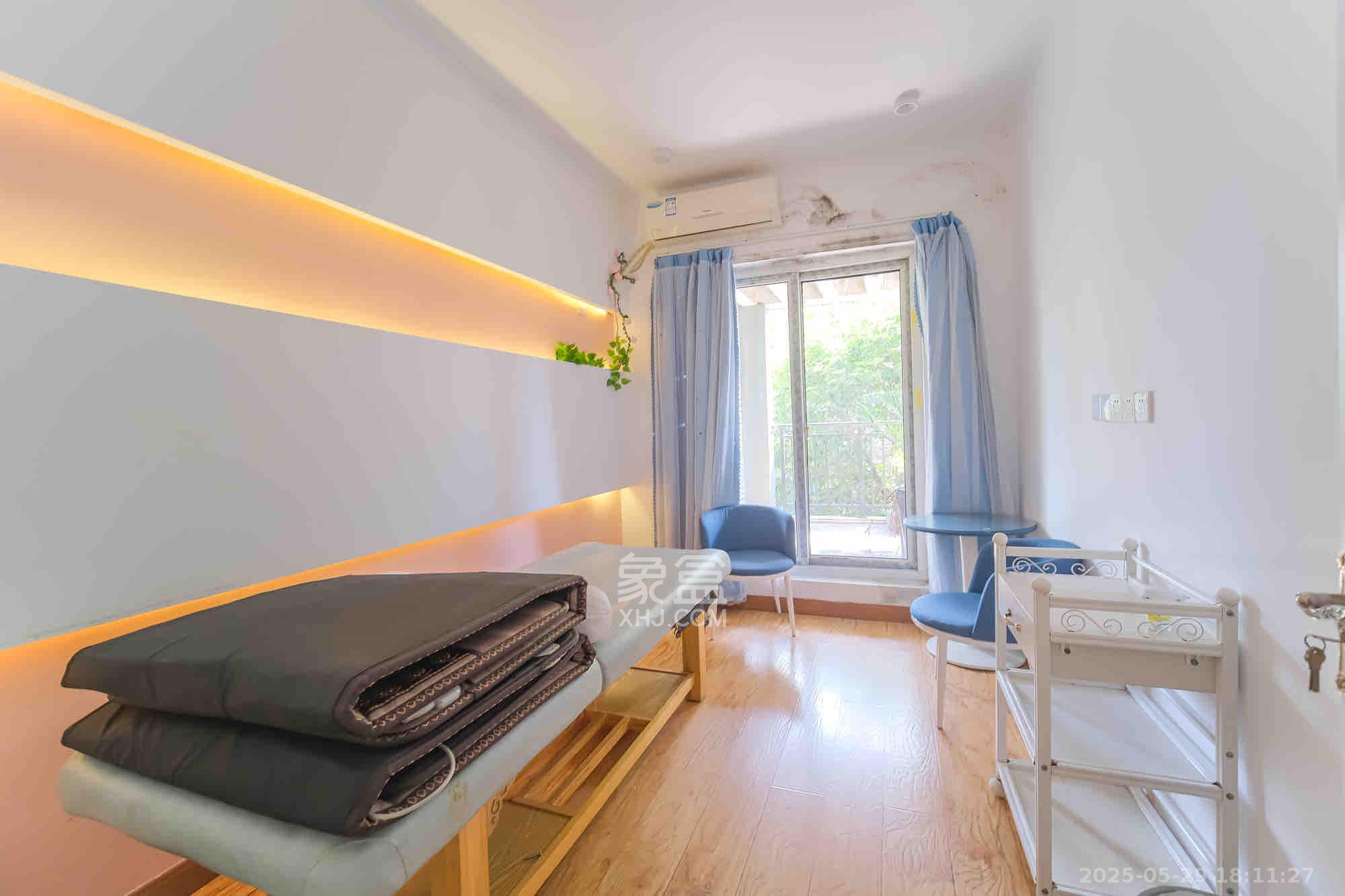 山水湾 5室2厅3卫 6800.0元/月 山水湾 5室2厅3卫 6800.0元/月室内图