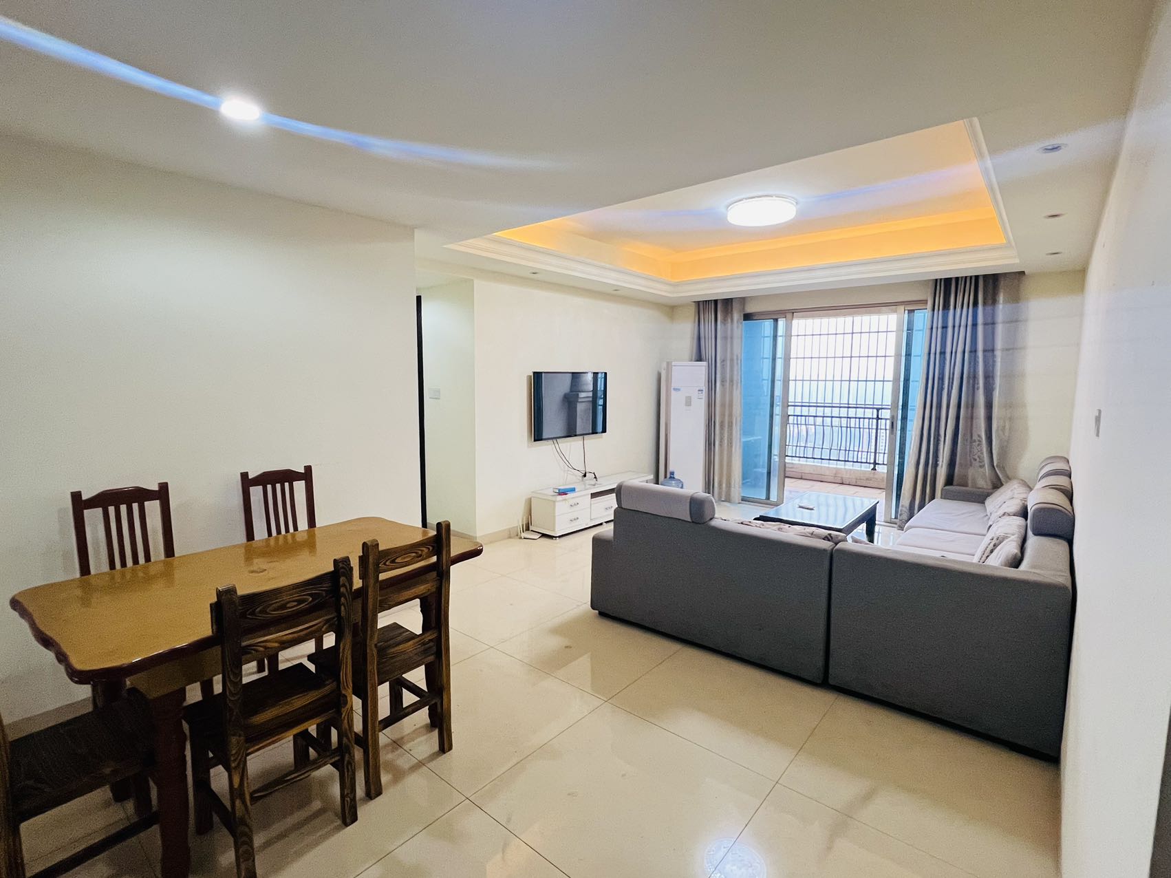 碧桂园 3室2厅2卫 1800.0元/月 碧桂园 3室2厅2卫 1800.0元/月户型图