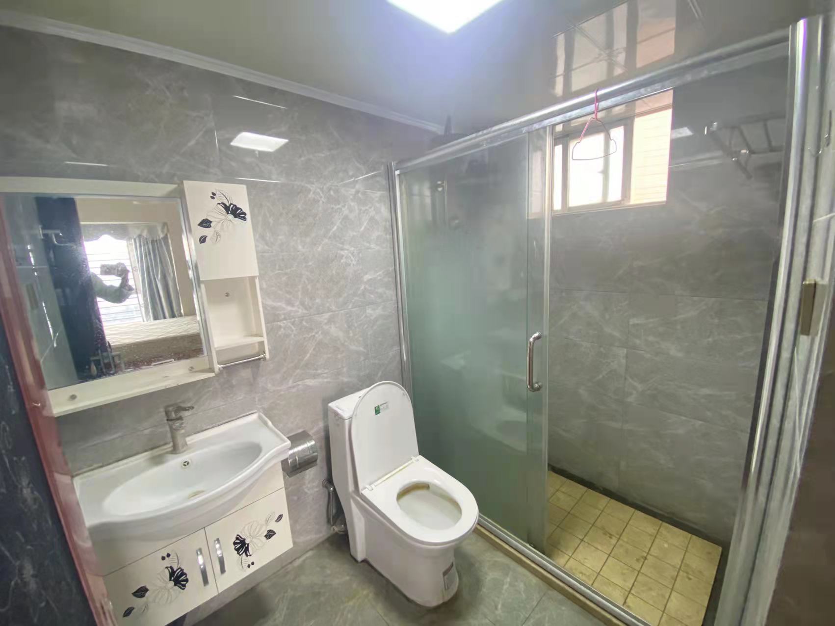 嘉华城市花园 3室2厅1卫 2800.0元/月 嘉华城市花园 3室2厅1卫 2800.0元/月室内图