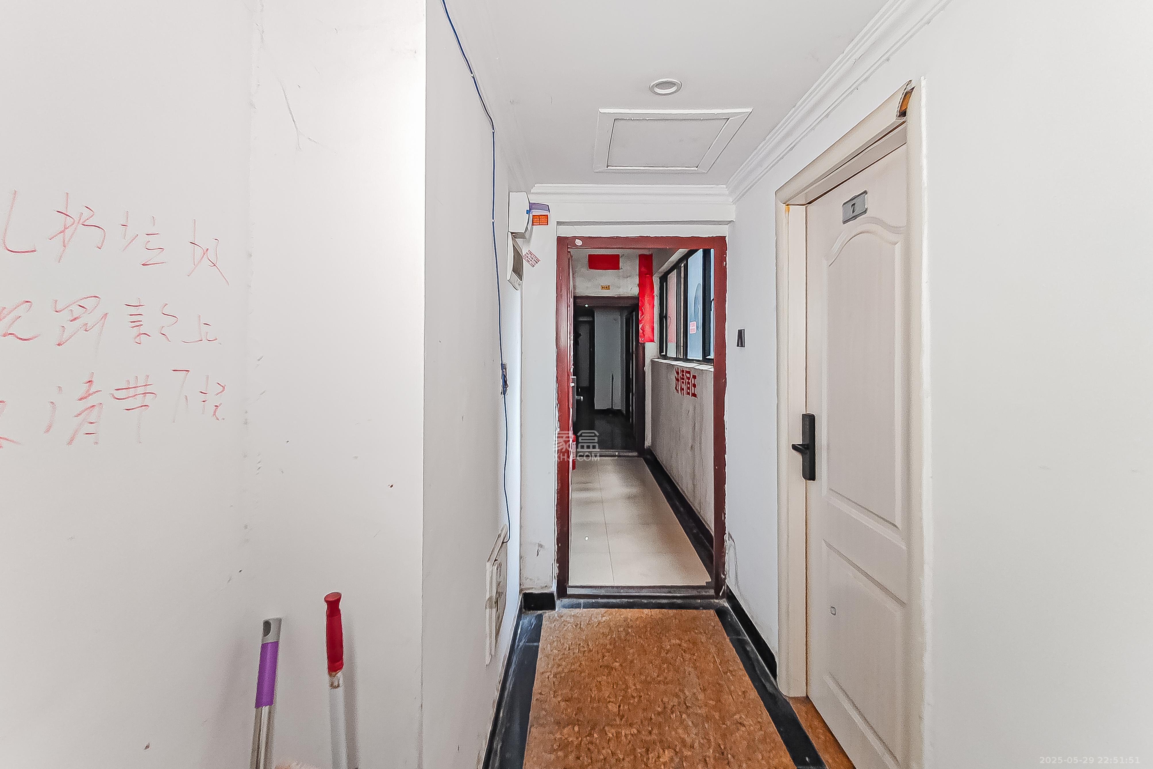 凯轩云顶  3室2厅1卫    96.8万 凯轩云顶  3室2厅1卫    96.8万客厅