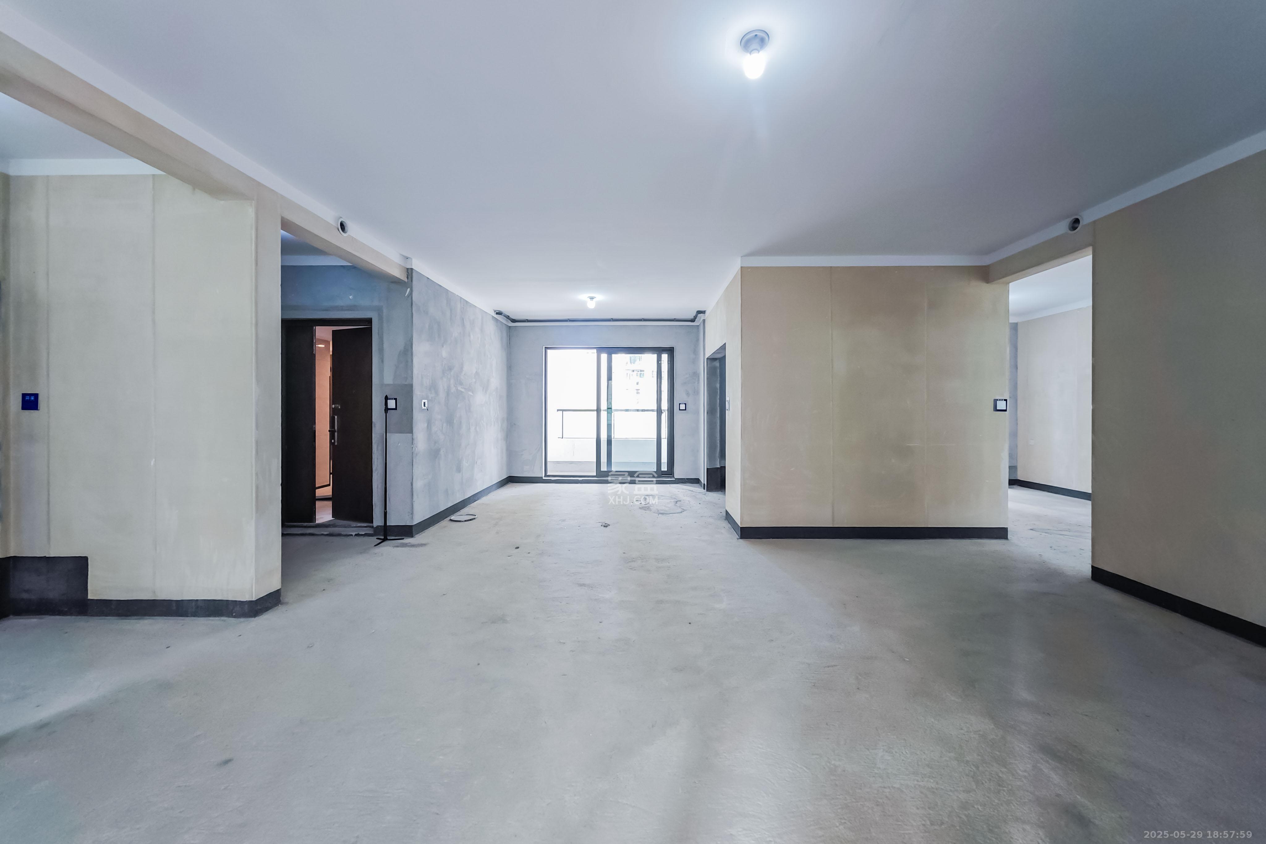 建发玖洲观澜  4室2厅2卫   238.00万其他