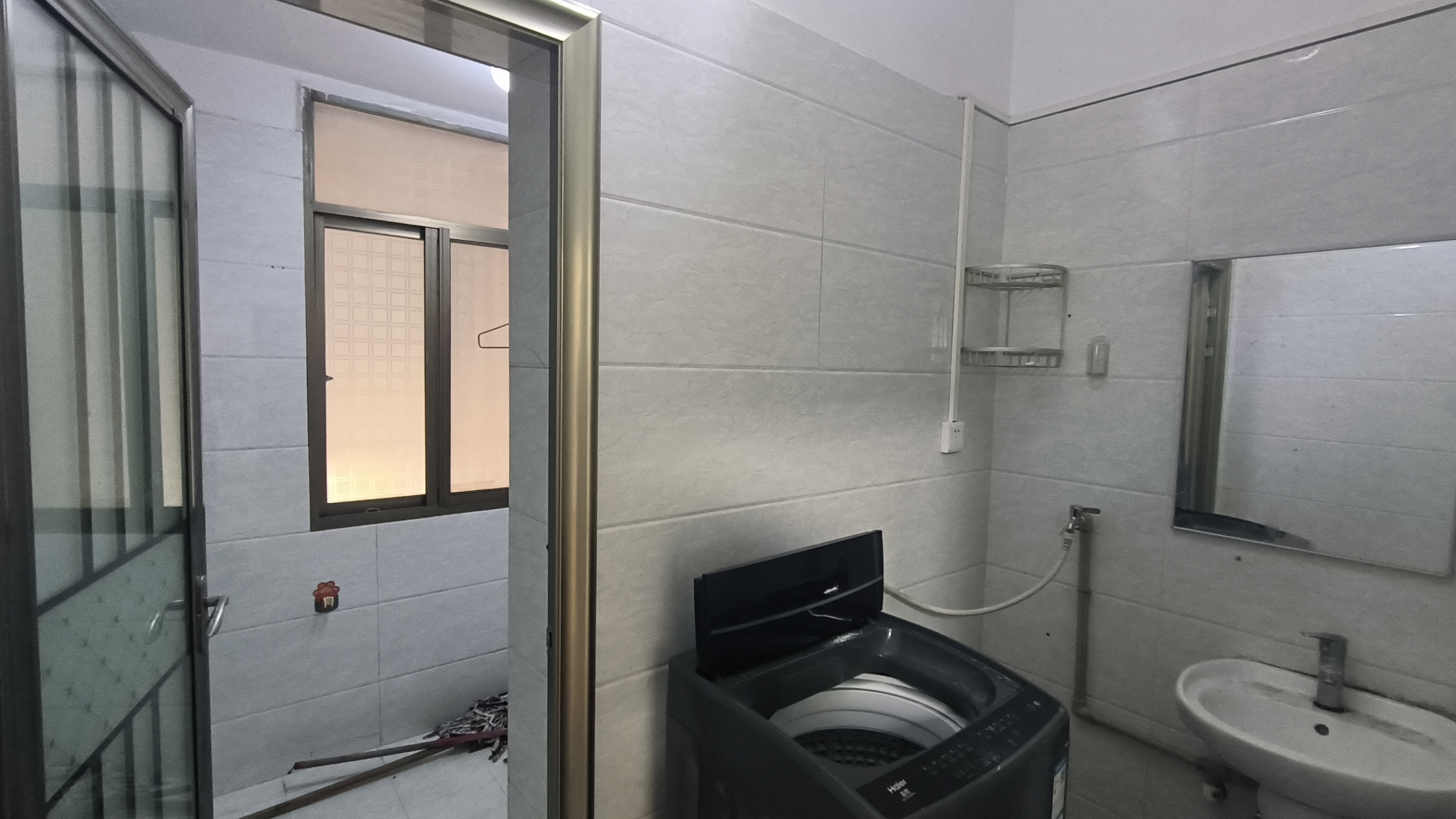 互助小区  1室0厅0卫   1100.00元/月