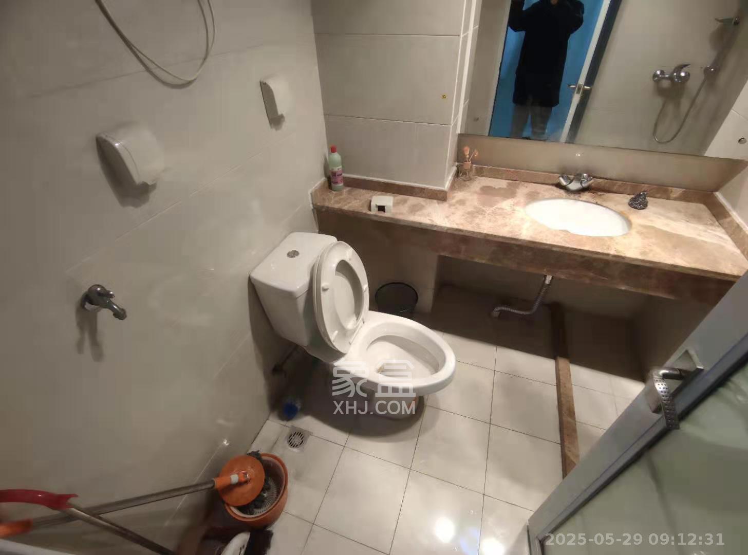 西子一间  1室1厅1卫   1700.00元/月室内图