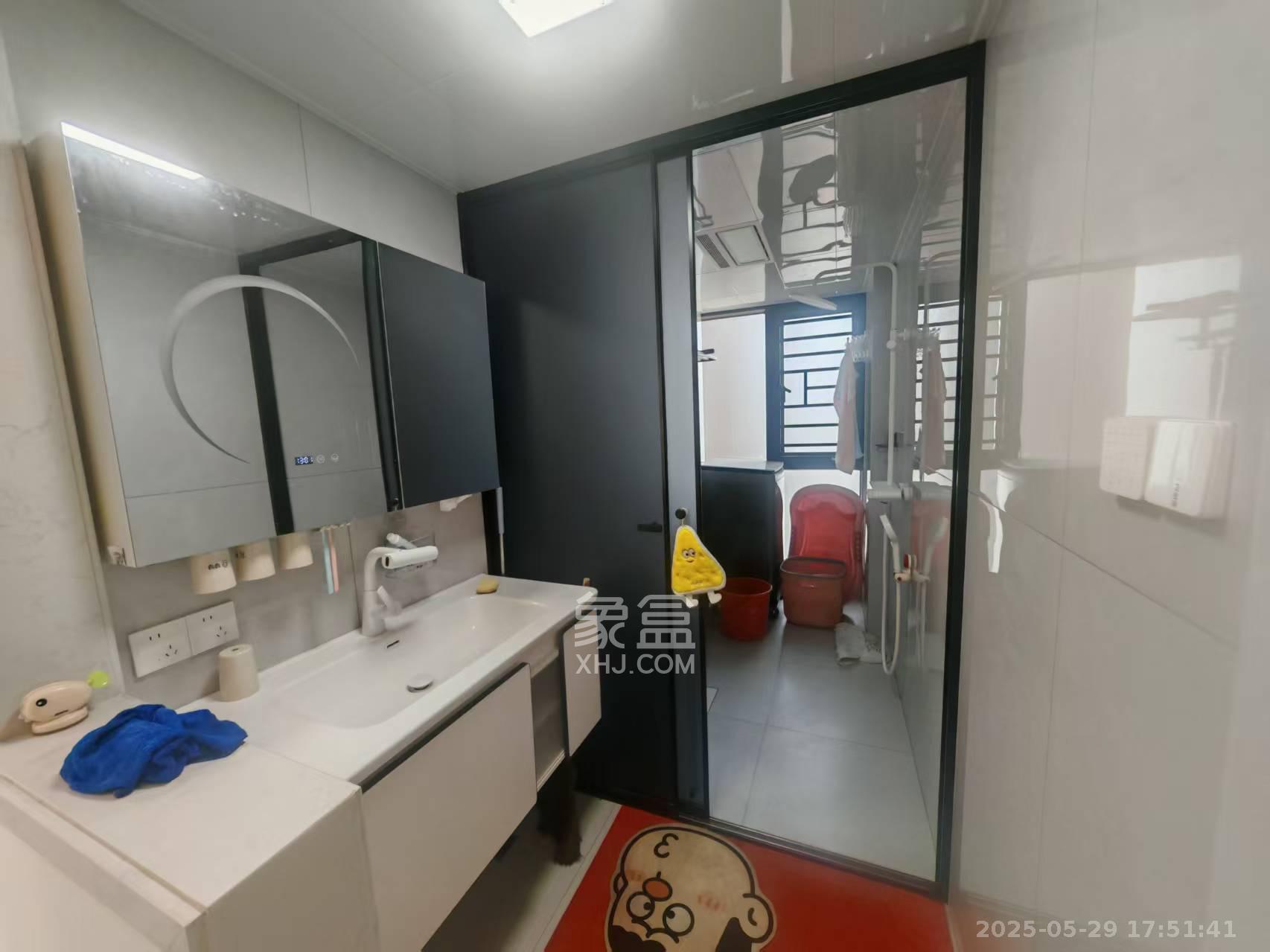 紫华郡 3室2厅2卫 2800.0元/月 紫华郡 3室2厅2卫 2800.0元/月室内图