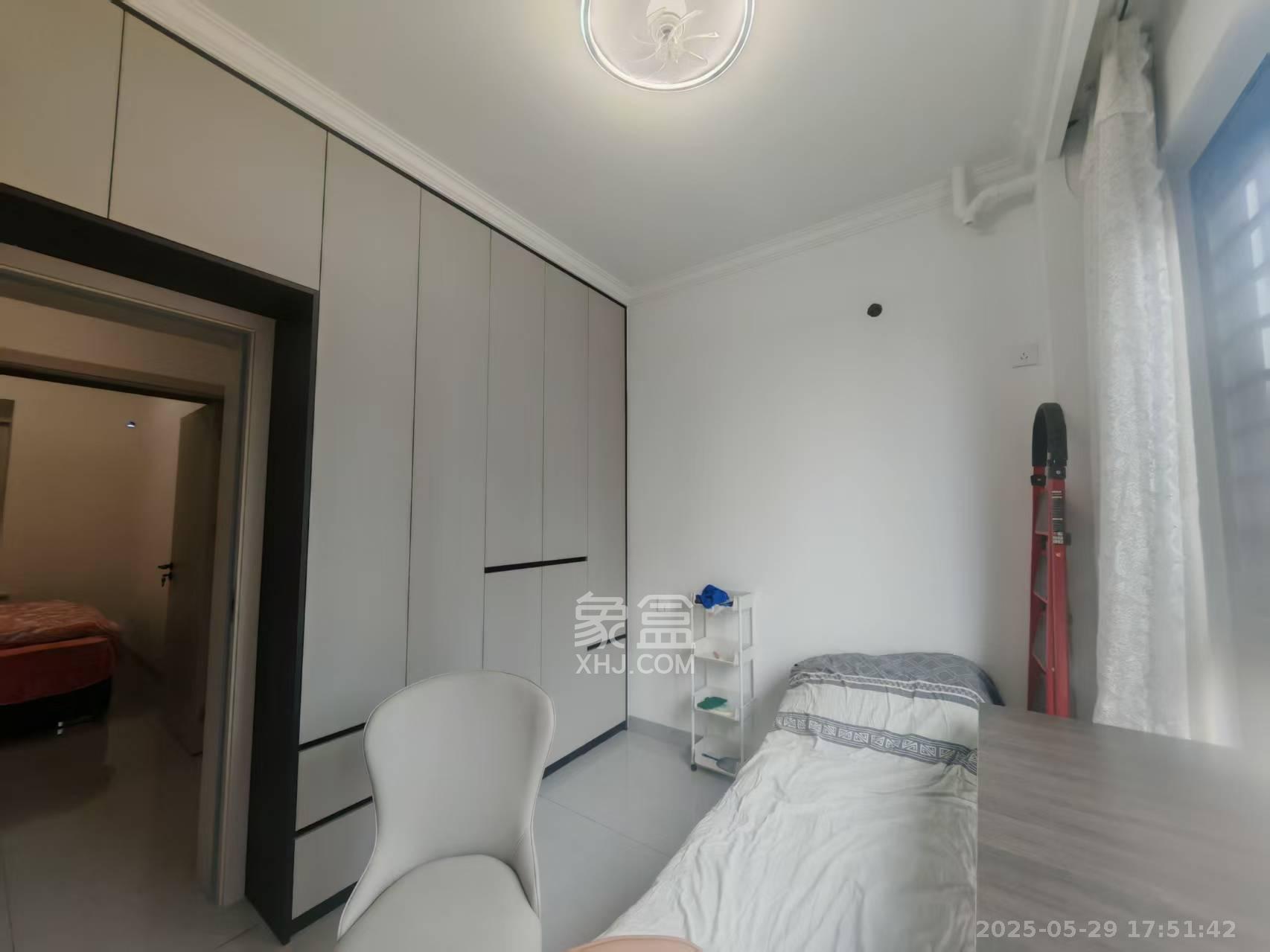 紫华郡 3室2厅2卫 2800.0元/月 紫华郡 3室2厅2卫 2800.0元/月室内图