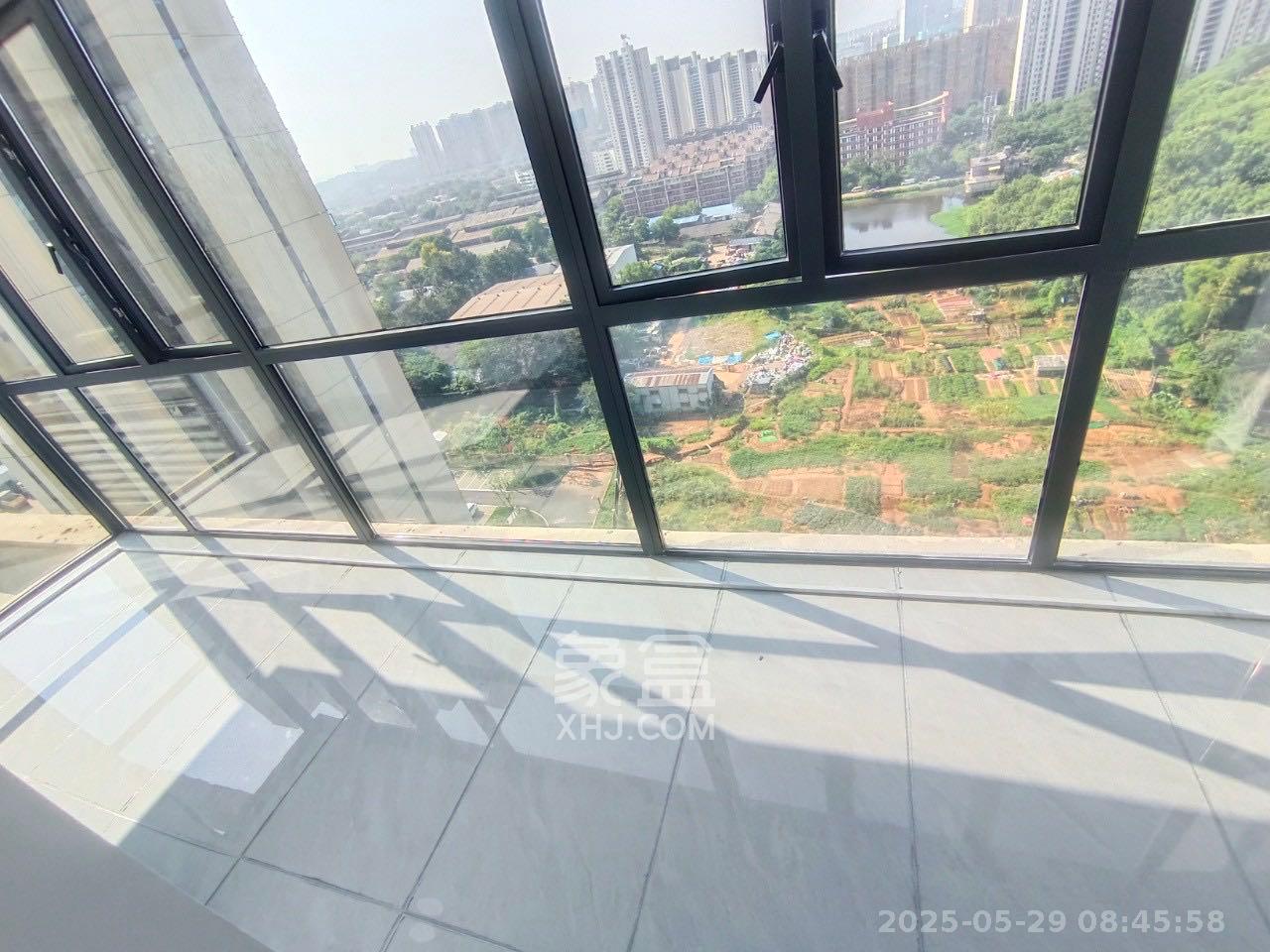卓越伊景苑  3室2厅2卫   3160.00元/月室内图
