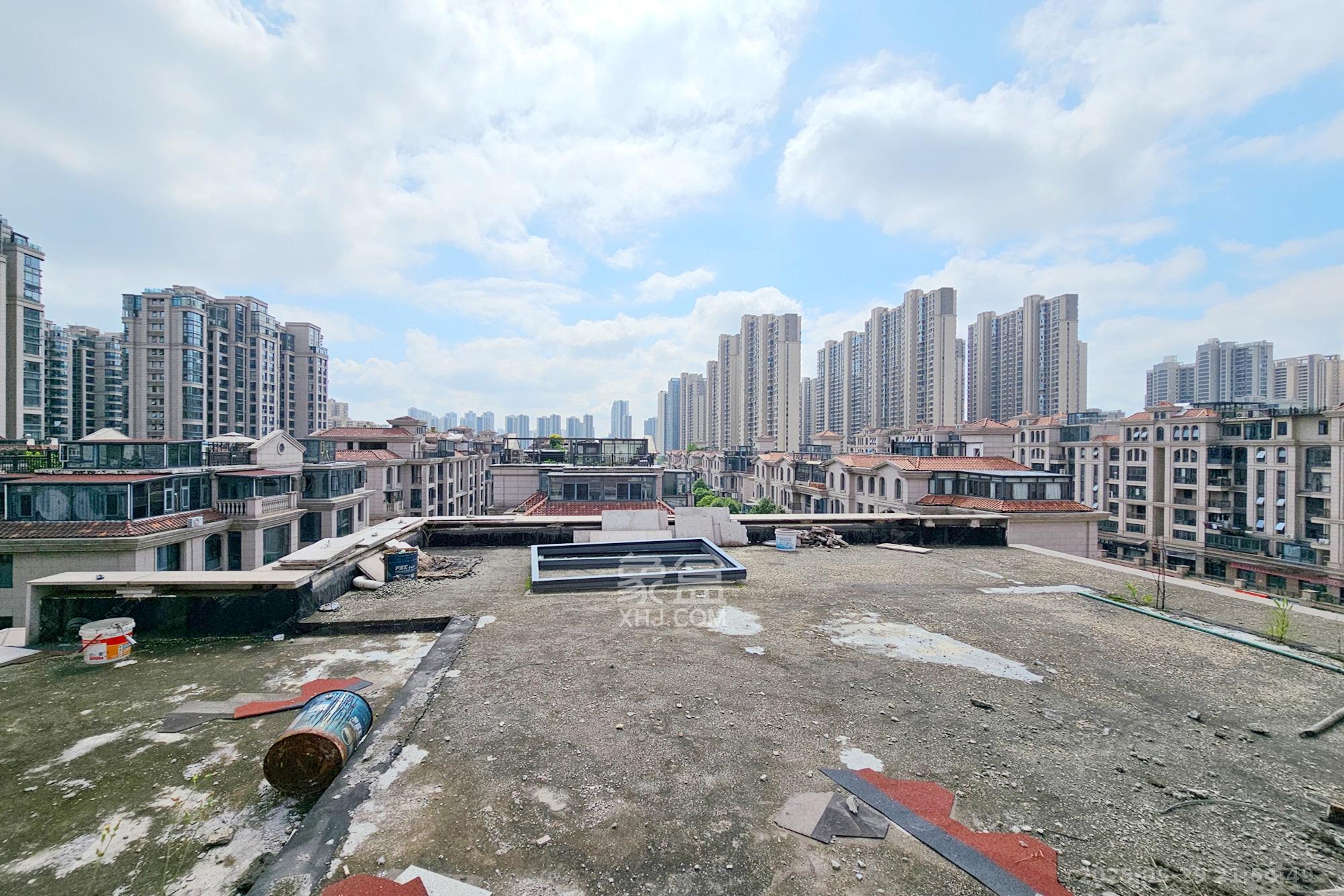 明昇壹城（明昇时代广场）一期  5室2厅3卫   460.00万阳台