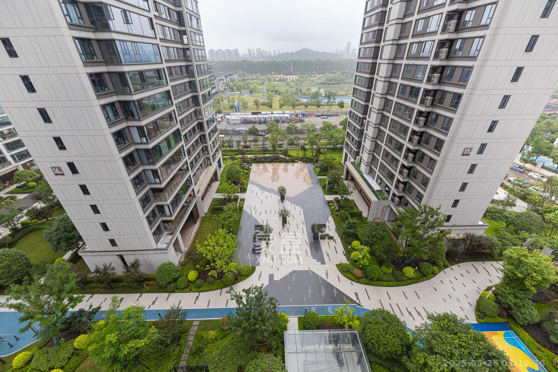 越秀湘江星汇城三期 4室2厅3卫 248.0万 越秀湘江星汇城三期 4室2厅3卫 248.0万其他