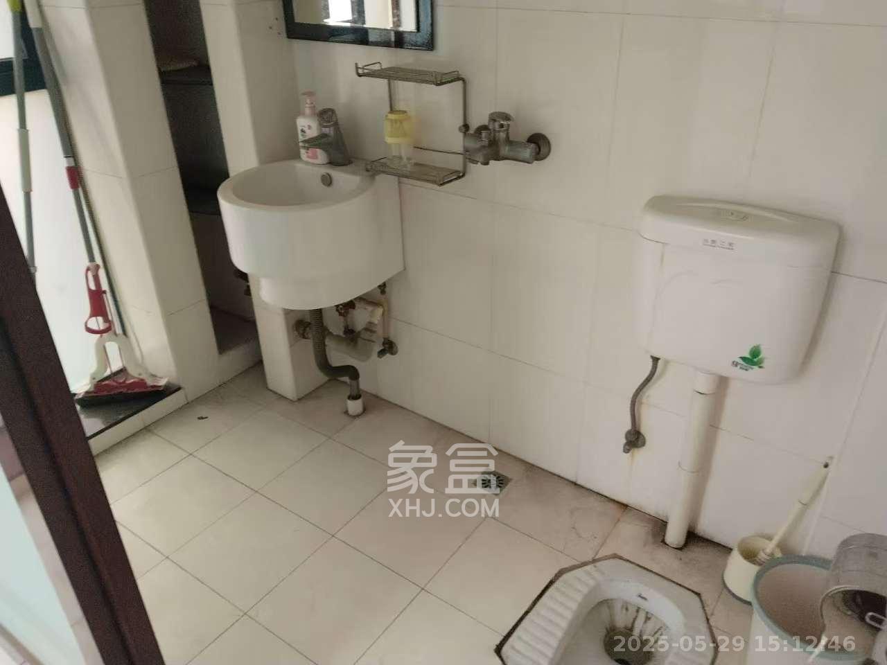 东一国际 1室1厅1卫 2000.0元/月 东一国际 1室1厅1卫 2000.0元/月室内图