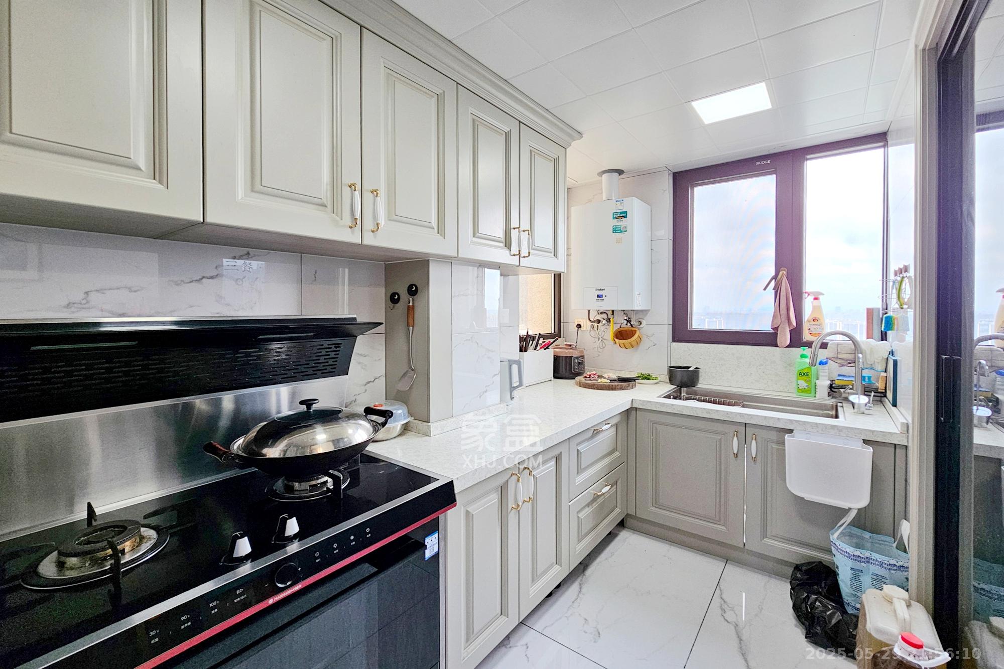 明昇壹城(明昇时代广场)二期  4室2厅2卫    223.0万 明昇壹城(明昇时代广场)二期  4室2厅2卫    223.0万厨房