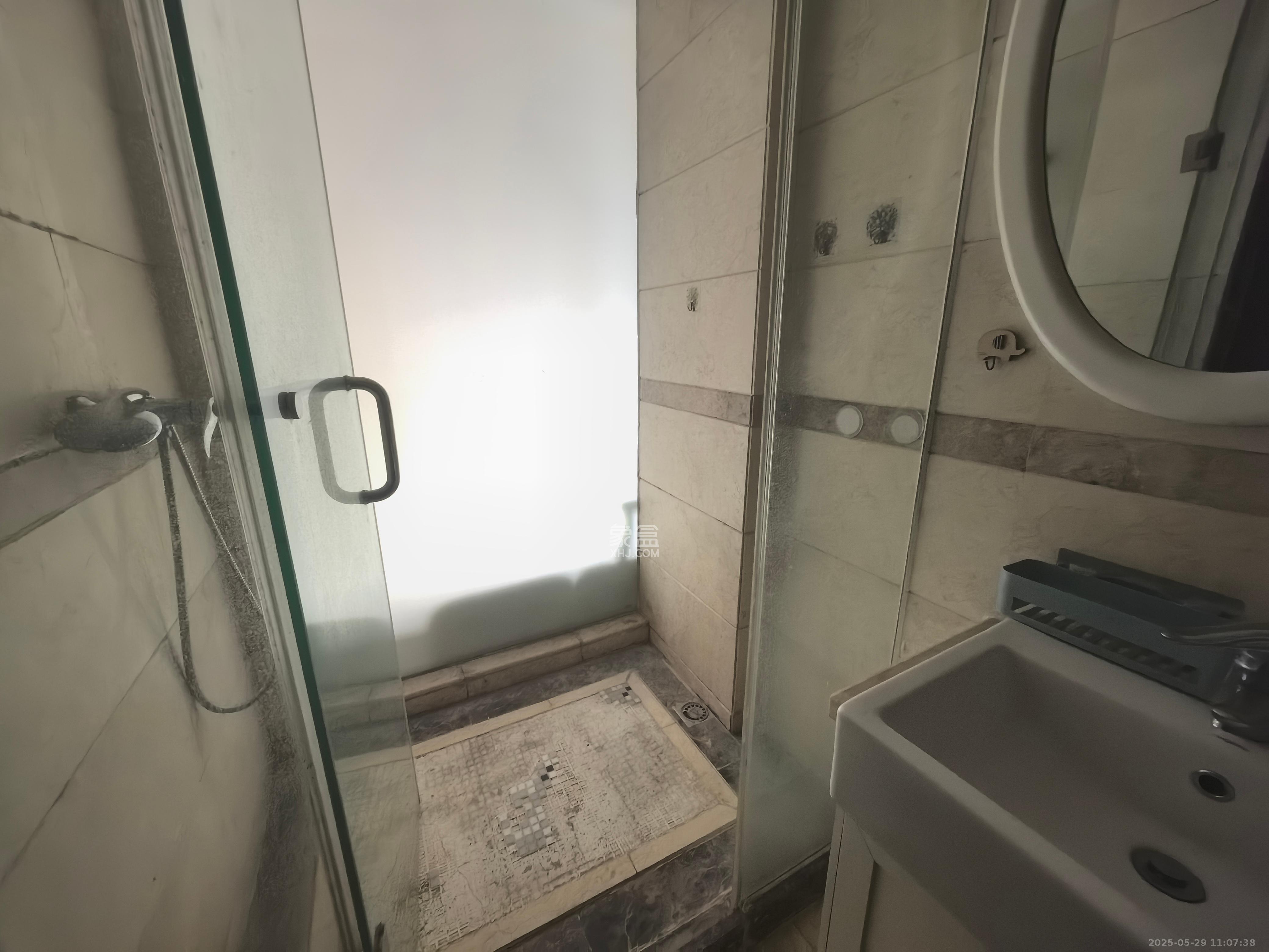 沁园春御院 1室1厅1卫 1700.0元/月 沁园春御院 1室1厅1卫 1700.0元/月室内图