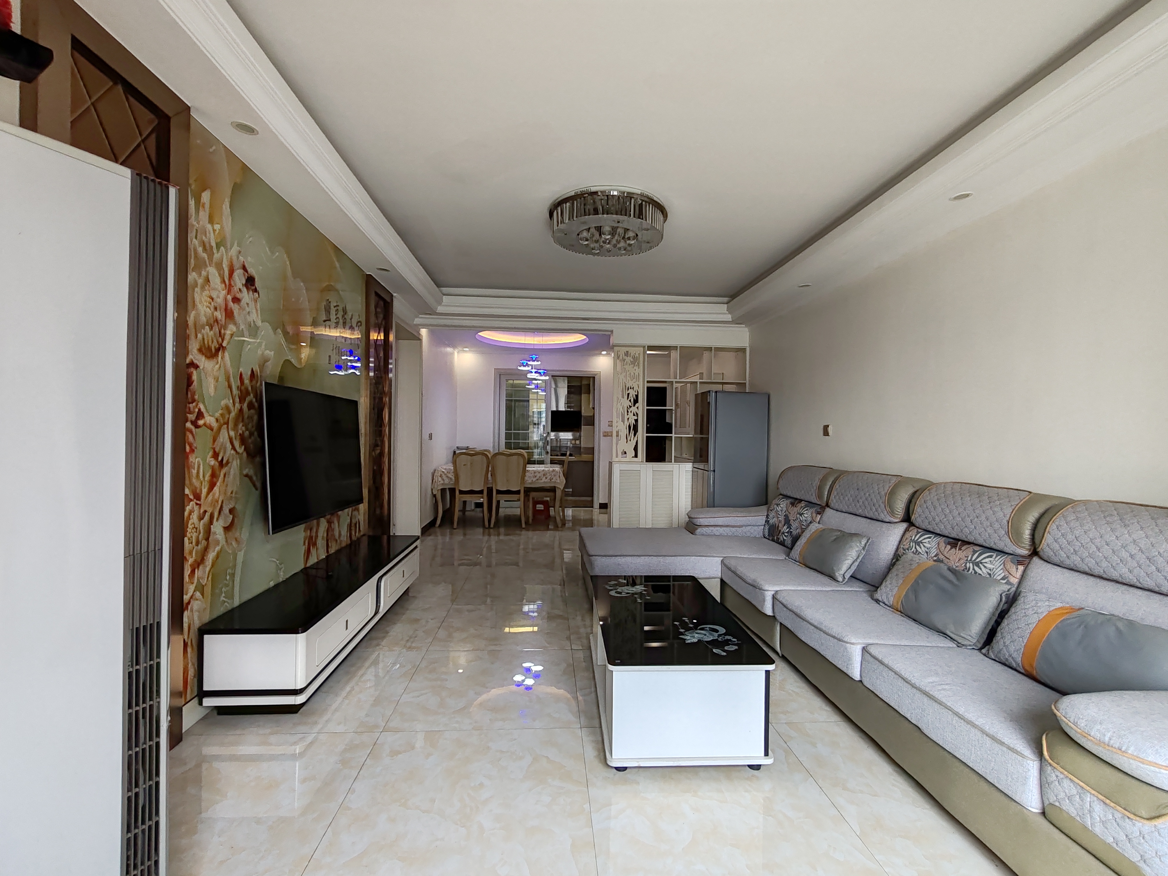 华天城小区 2室2厅1卫 2000.0元/月 华天城小区 2室2厅1卫 2000.0元/月室内图