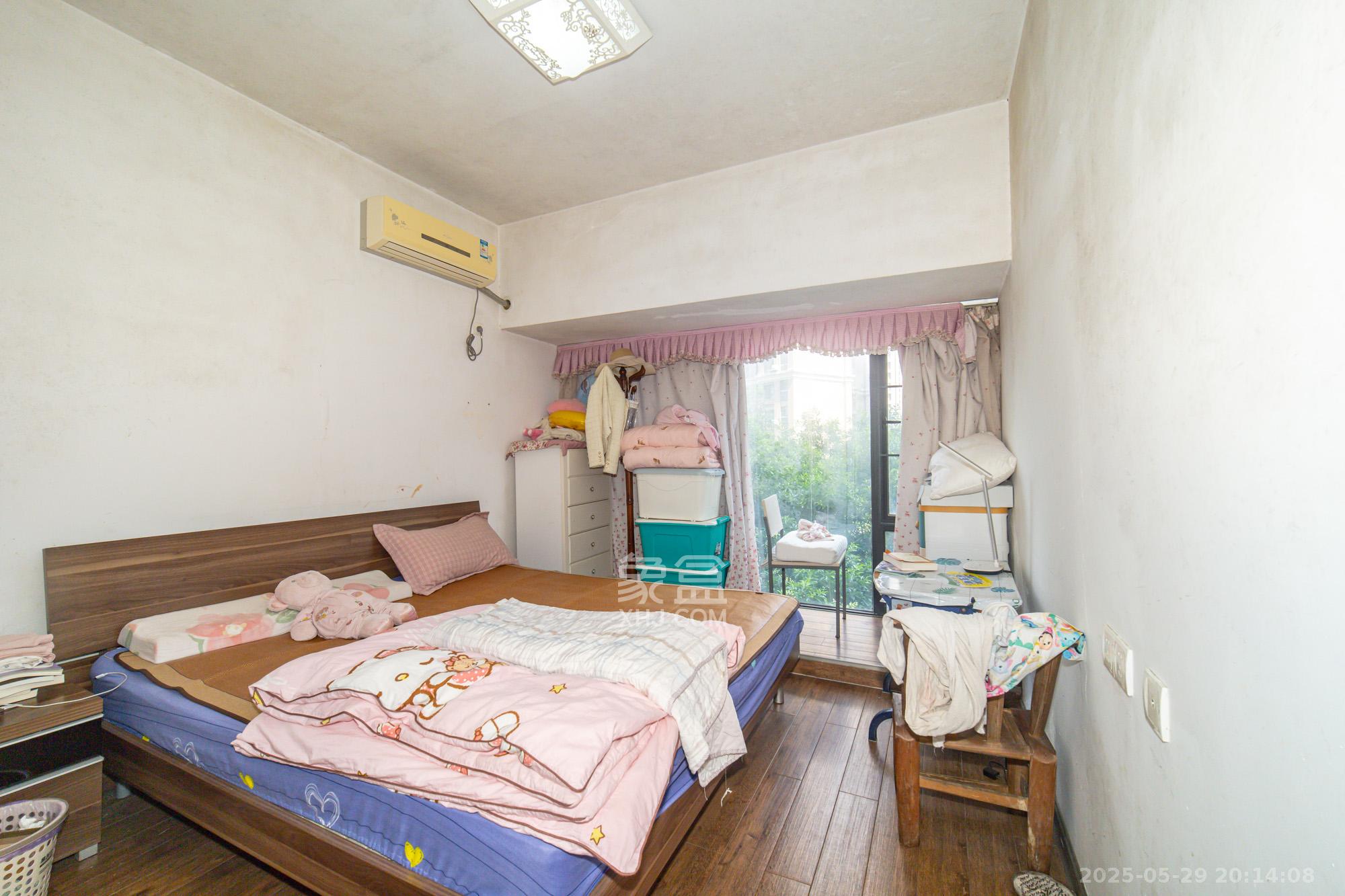 幸福里润城(幸福里二期) 3室2厅1卫 56.0万 幸福里润城(幸福里二期) 3室2厅1卫 56.0万卧室