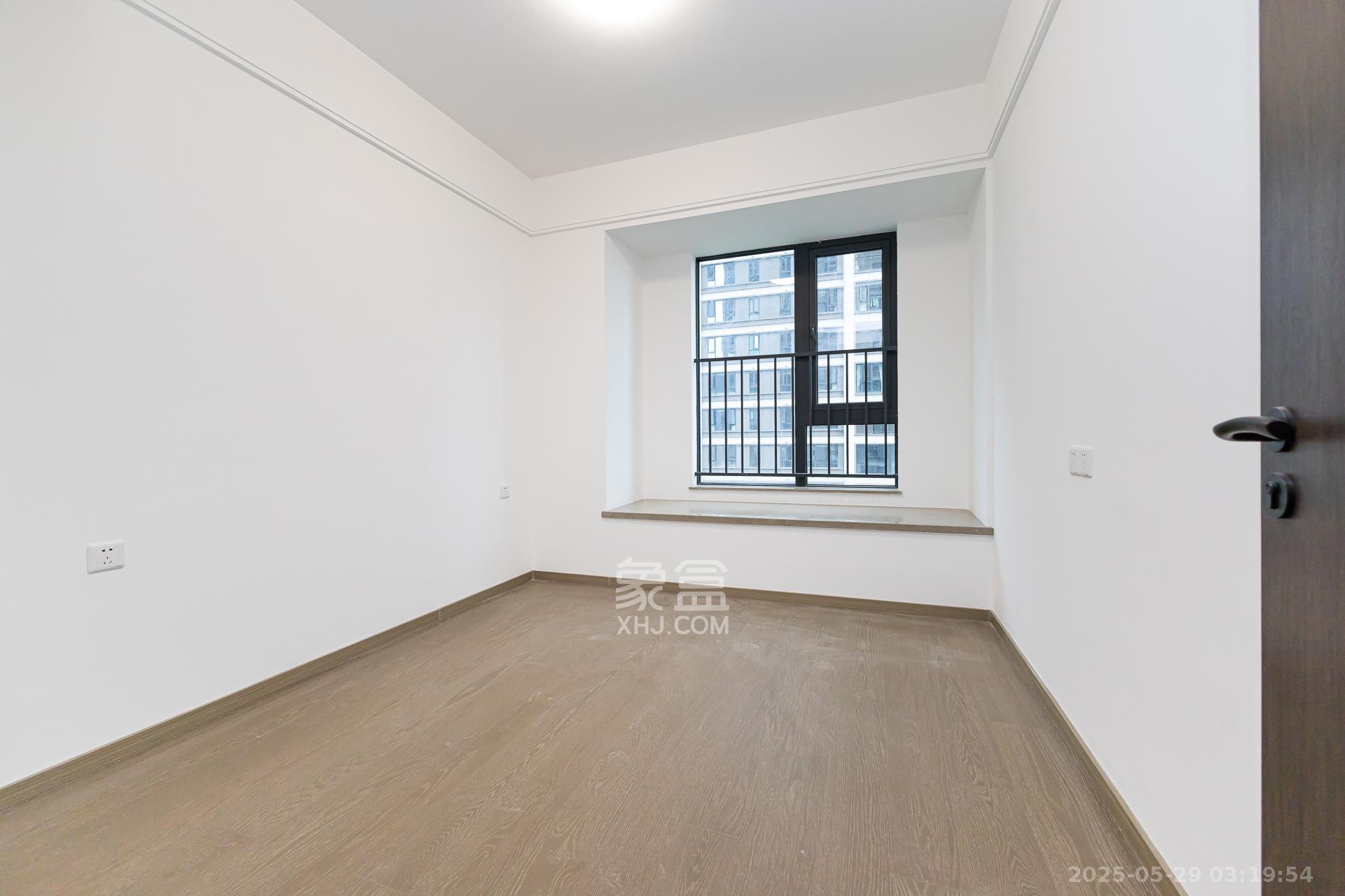 越秀湘江星汇城三期 4室2厅3卫 248.0万 越秀湘江星汇城三期 4室2厅3卫 248.0万卧室