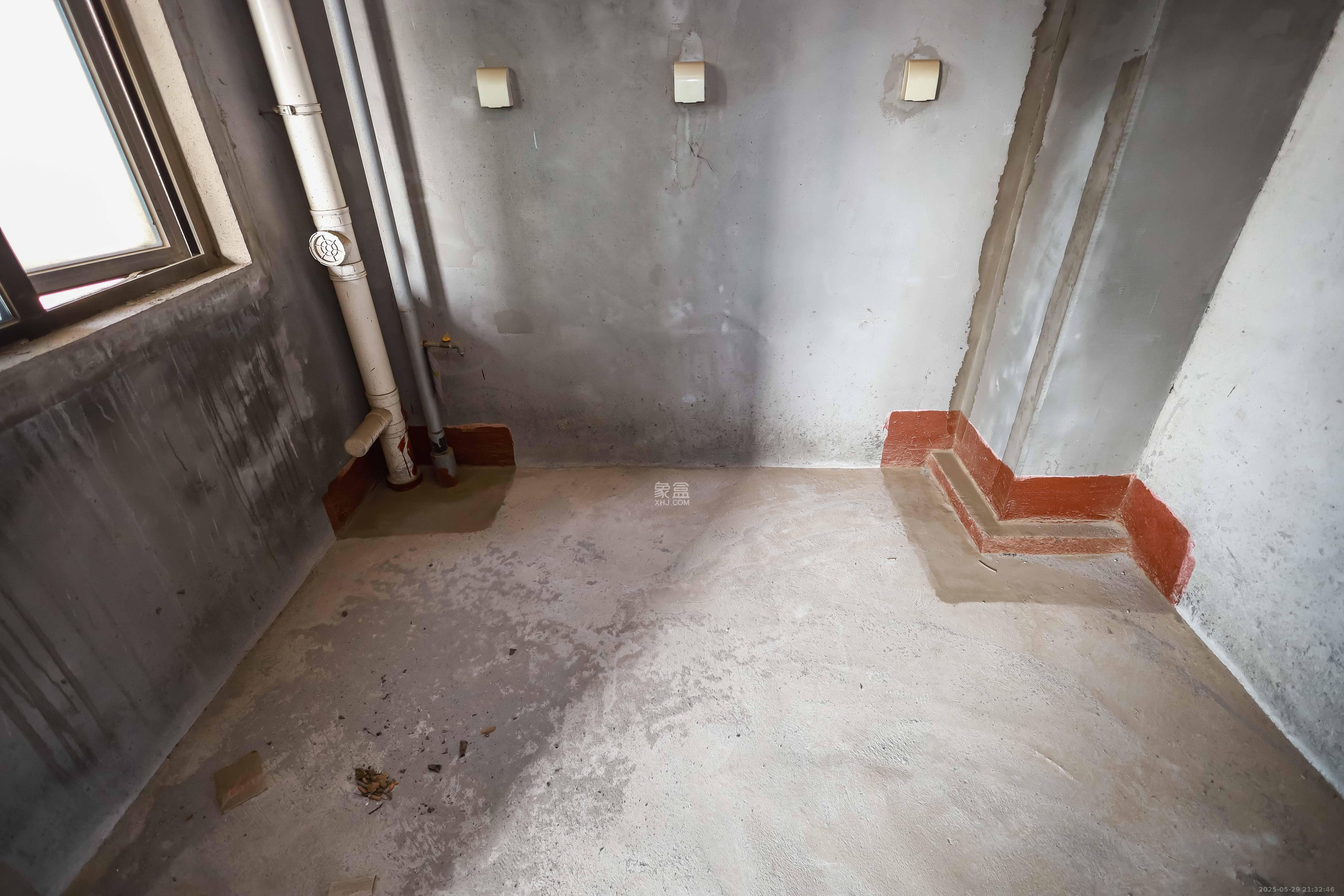 通号岭绣苑 4室2厅2卫 126.0万 通号岭绣苑 4室2厅2卫 126.0万厨房