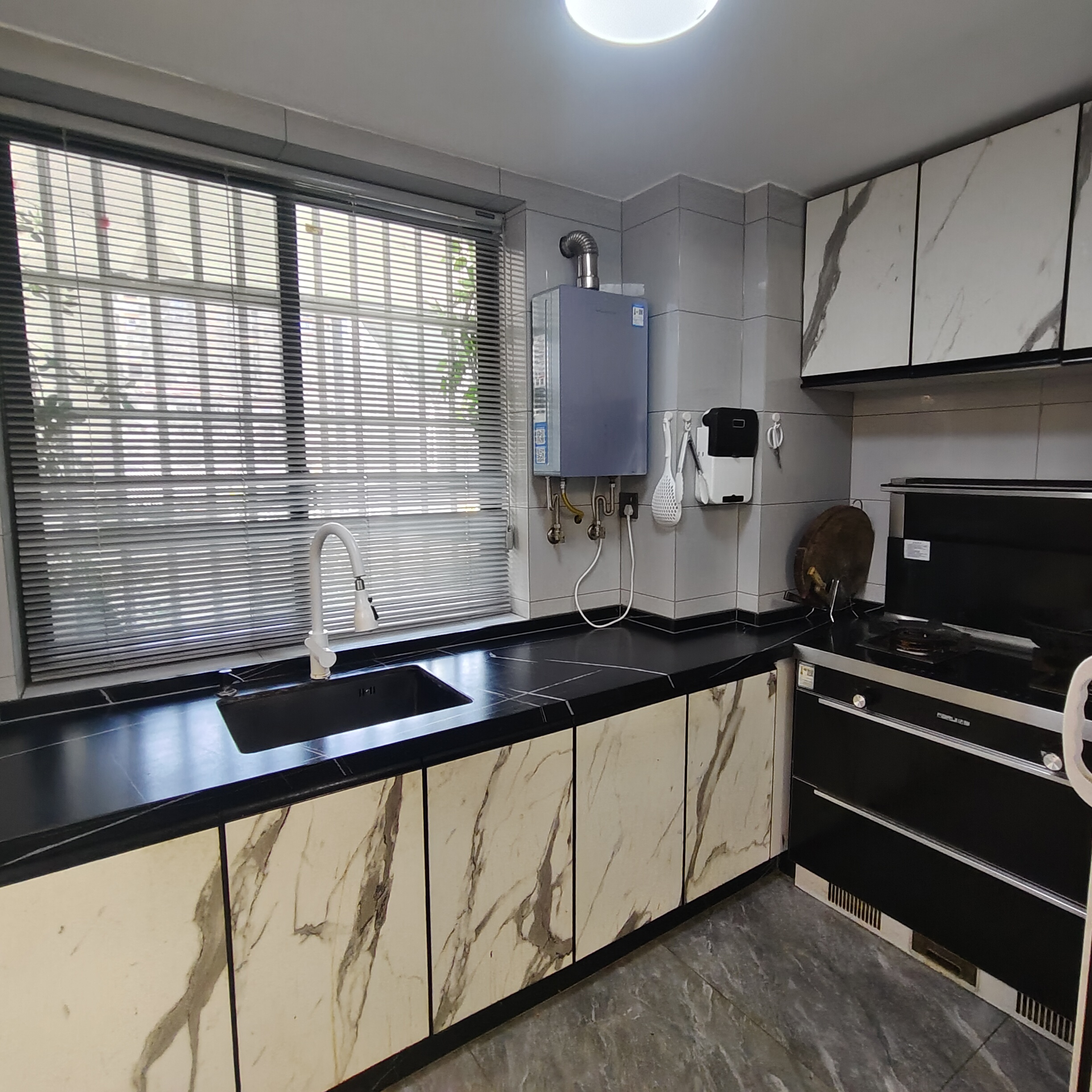 桃花缘  4室2厅2卫   95.00万 桃花缘  4室2厅2卫   95.00万室内图