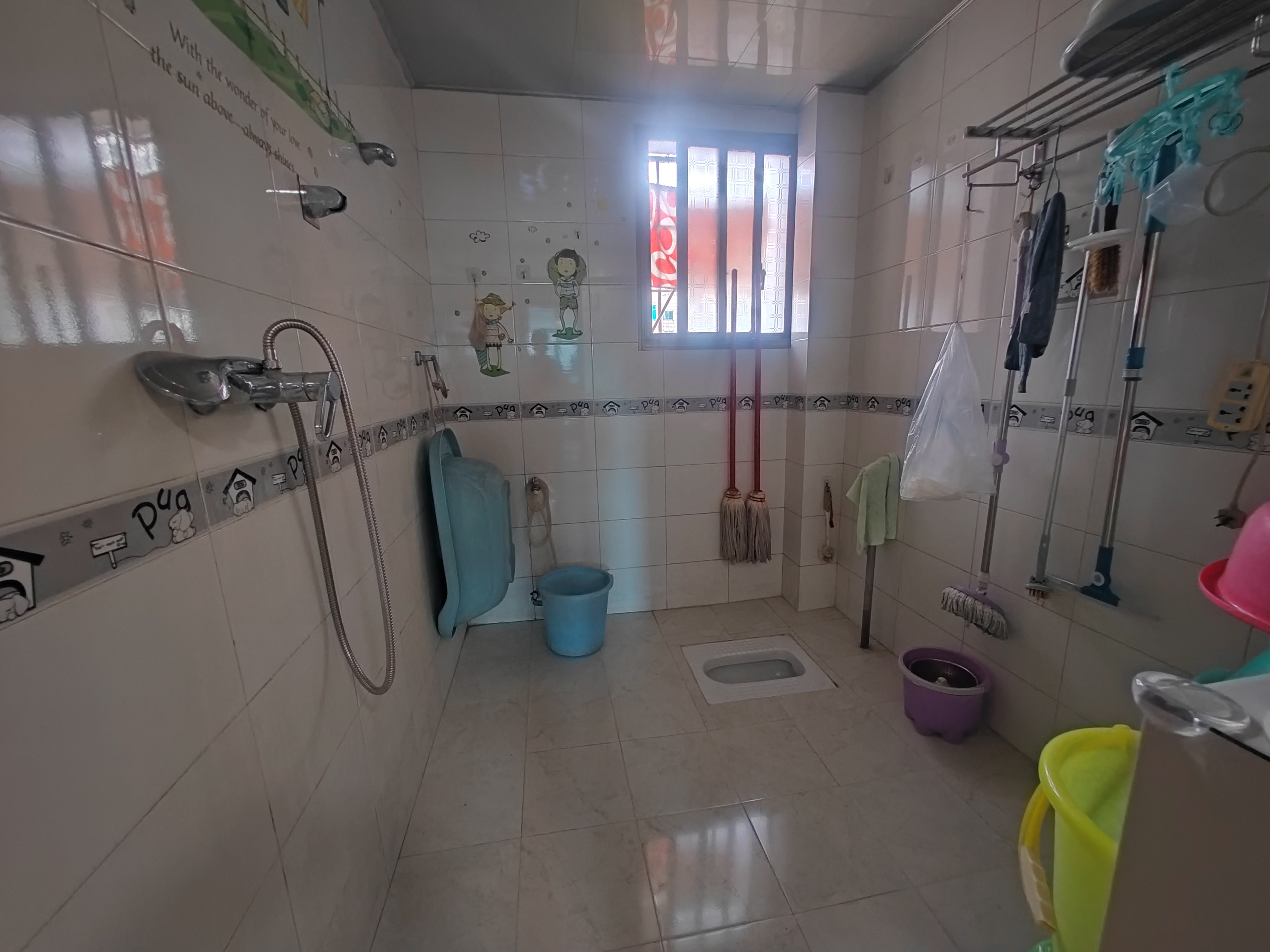 供水大厦(自来水公司家属楼) 3室2厅2卫 46.8万 供水大厦(自来水公司家属楼) 3室2厅2卫 46.8万客厅